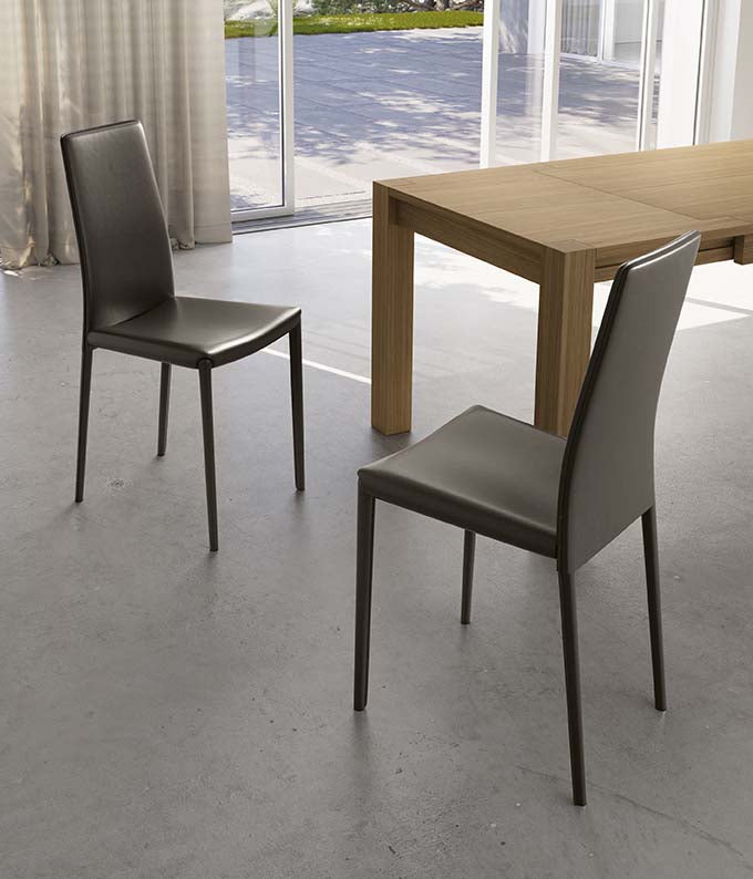 Kitty - Brązowy fotel ze sztucznej skóry, 4 szt.