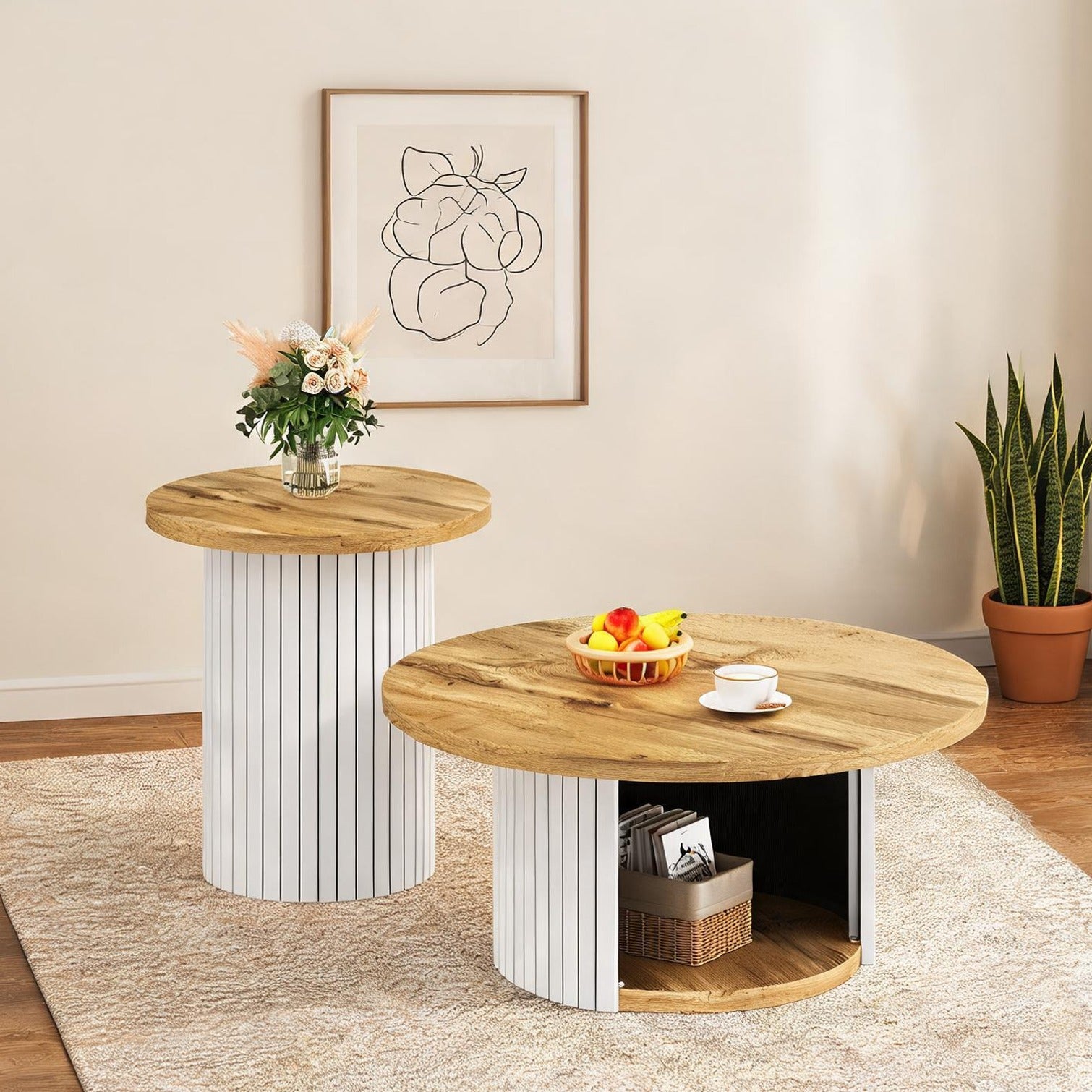 Set de deux tables basses rondes en bois naturel, style scandinave avec ...