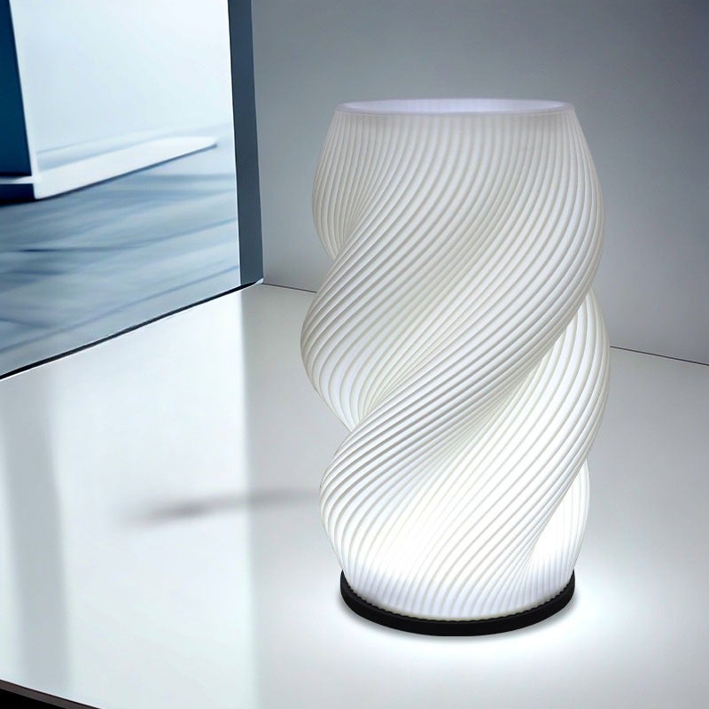 Lampka nocna z nadrukiem 3D, 3 kolory, zmienne natężenie światła, idealna do sypialni lub salonu.