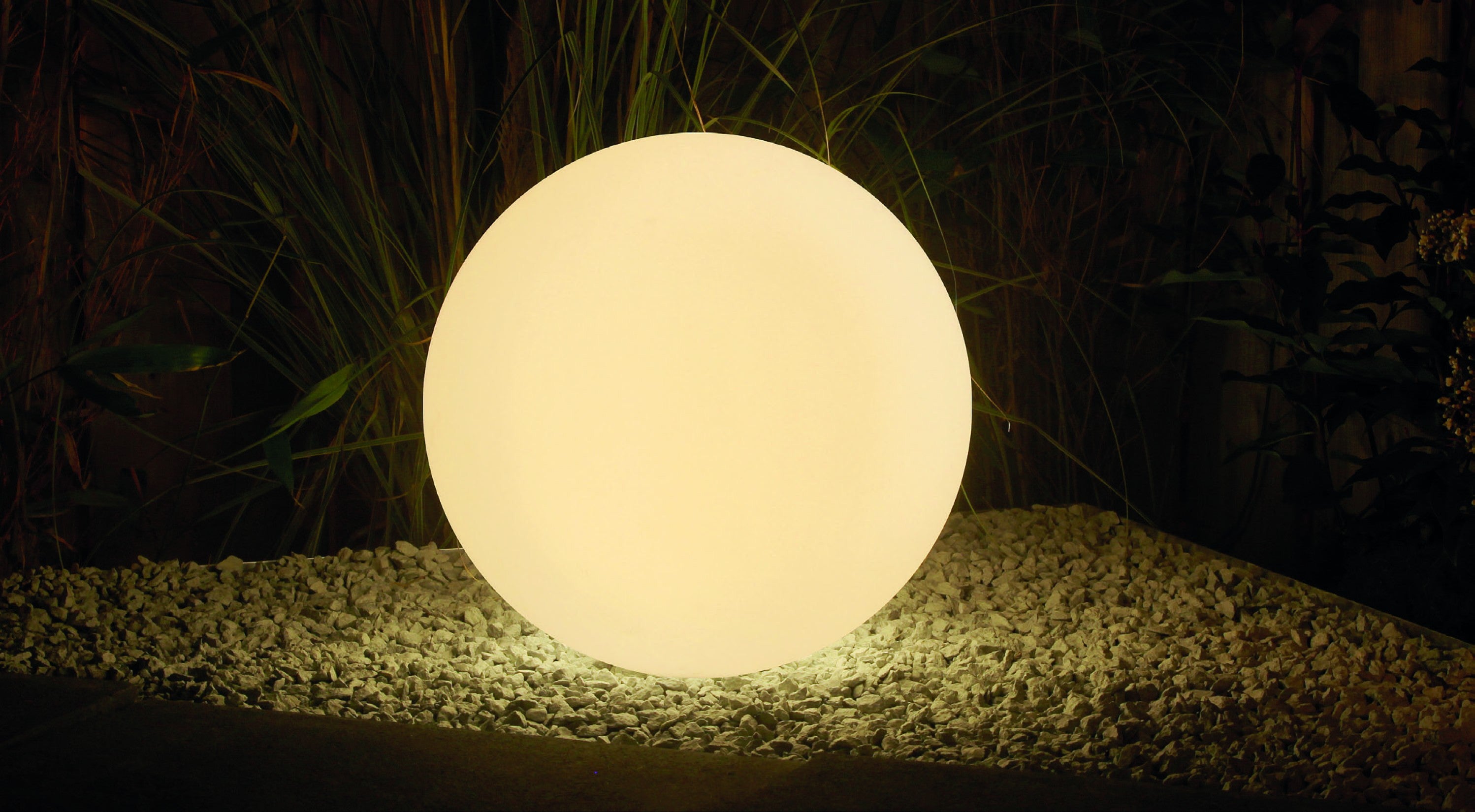 SOLAR NOVA : Sphère LED RGB à recharge solaire 25 cm - 2
