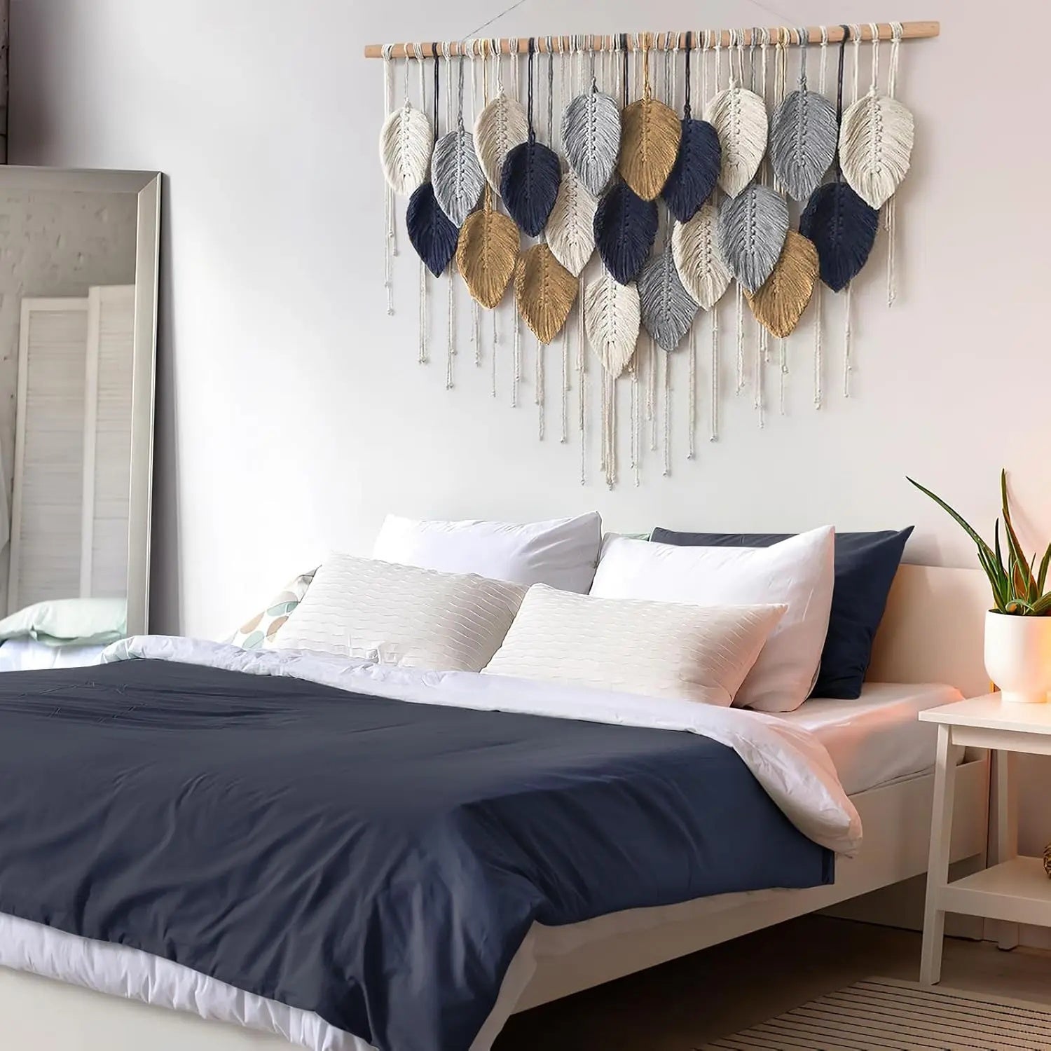 Grande tapisserie murale bohème en macramé à motif de feuilles avec pompons - Décoration artisanale multicolore pour salon ou chambre - 4