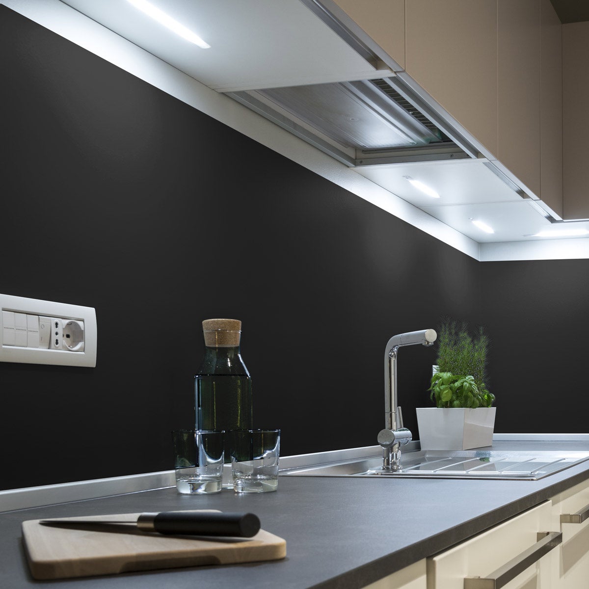 Rouleau adhésif décoratif Vinyle au Mètre - Sticker Lavable Imperméable Mur Cuisine Meubles - 60cmx2m - Noir - 3