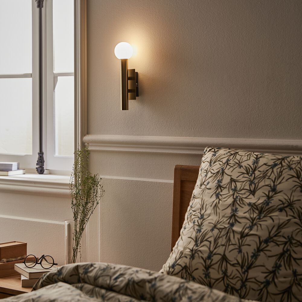 LUCKY BRILLIANT Złota metalowa lampa ścienna z elektryfikacją - szer. 7 x wys. 24,5 x gł. 7,5 cm - 2