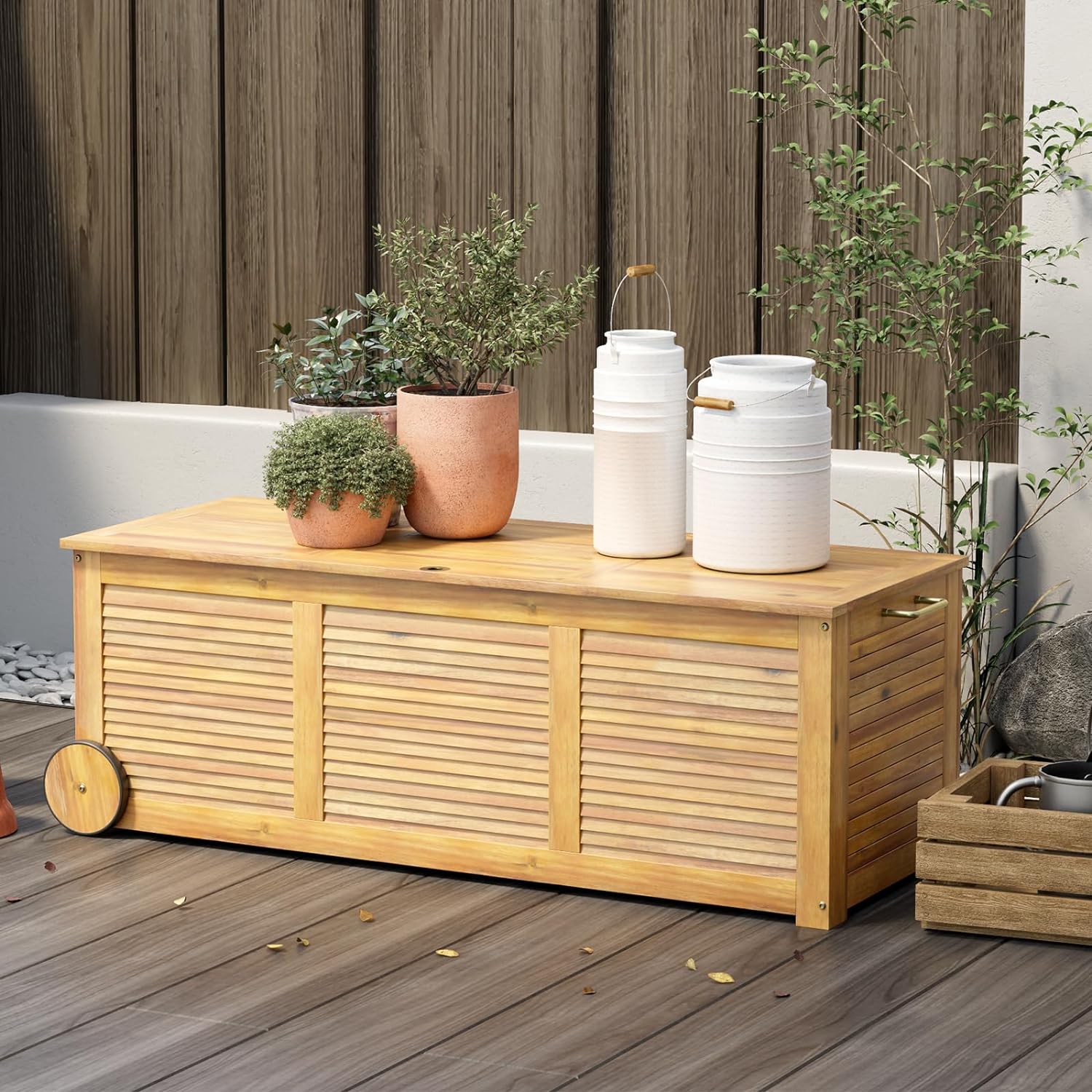 Caja de almacenamiento exterior de 182L rodante, de madera de acacia con 2 ruedas, asa lateral, funda impermeable, para cojines, juguetes, natural - 9