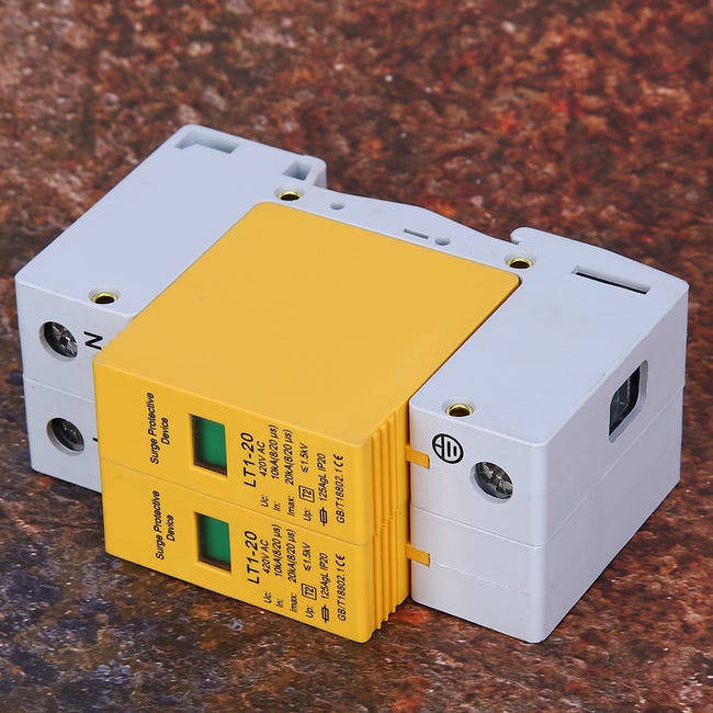 Filtro Di Linea/protezione Sovratensioni Brick Wall PWO20 – 120V, 20 Ampere, Nuovo Surplus