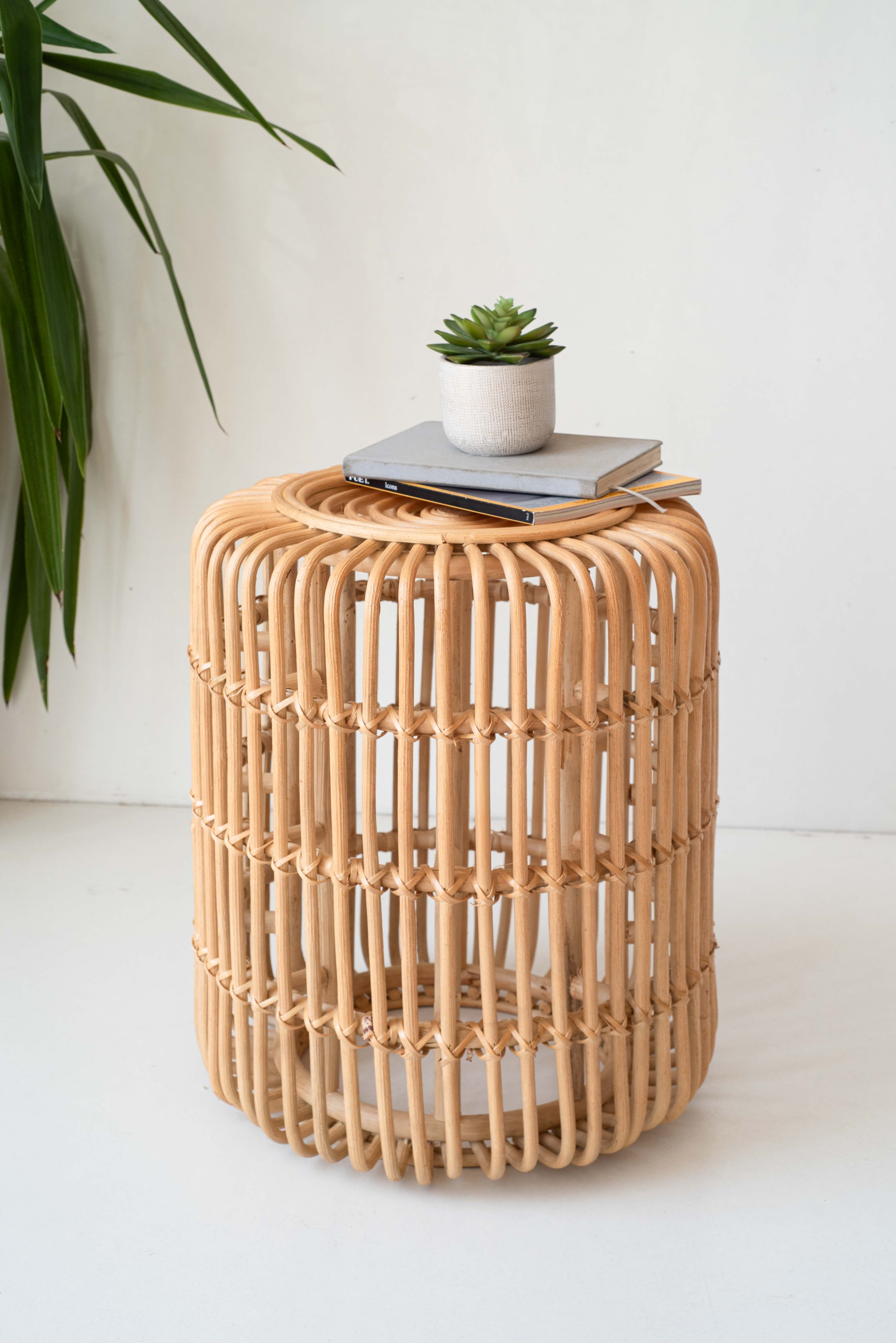 Stolik pomocniczy z rattanu Ø40x50 cm | Ręcznie wykonany, naturalny i uniwersalny do wnętrz i na zadaszony taras - 4