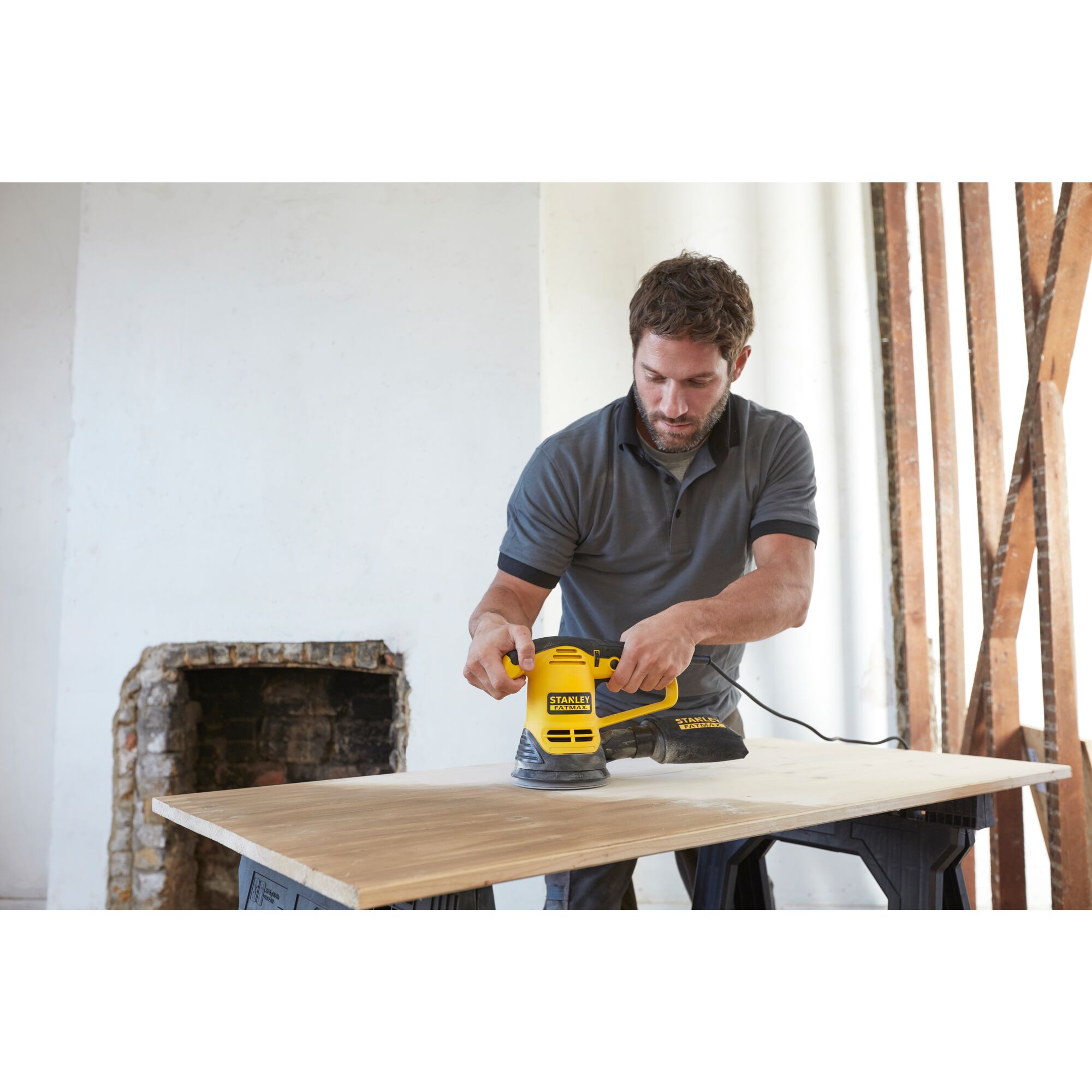 Ponceuse Excentrique Filaire STANLEY FATMAX FME440K-QS 480W 125 mm Vitesse Variable et Poignée Avant Revêtement Grip, Livré en Coffret de Transport - 5