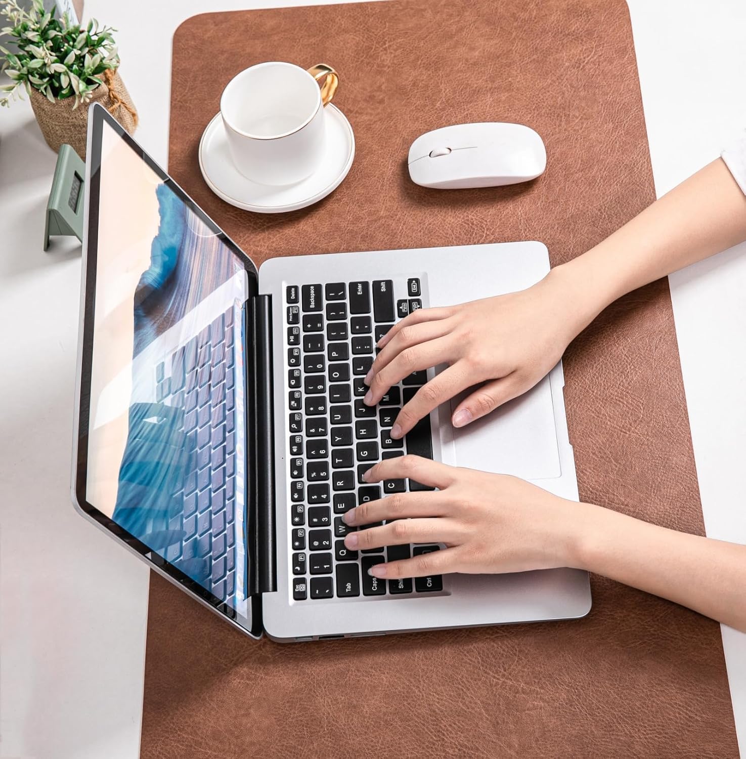 Tappetino da scrivania multifunzionale in pelle, impermeabile, bifacciale, per tastiera portatile (80 cm x 40 cm, marrone e nero) - 4