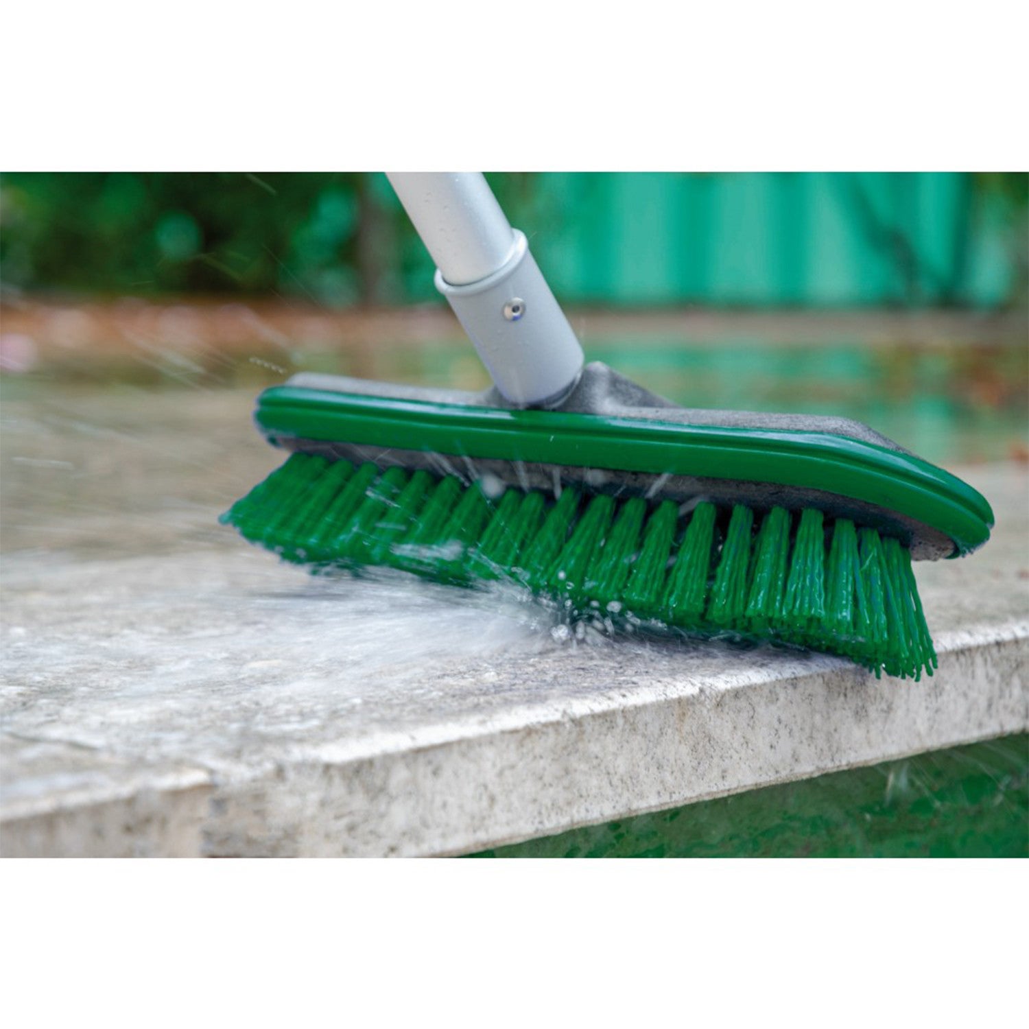 Balai brosse de nettoyage à eau avec 2 brosses, poil dur et poil souple - Manche télescopique alu - Connectable au réseau d'eau - 2