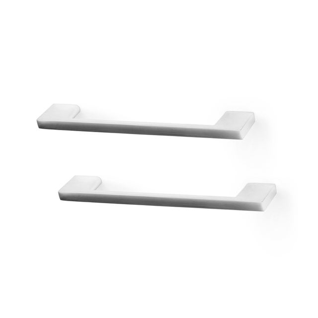 REI | 2 poignées Modèle 541A Aluminium chromé mat | Entraxe&nbsp;: 128&nbsp;mm | Pour meubles