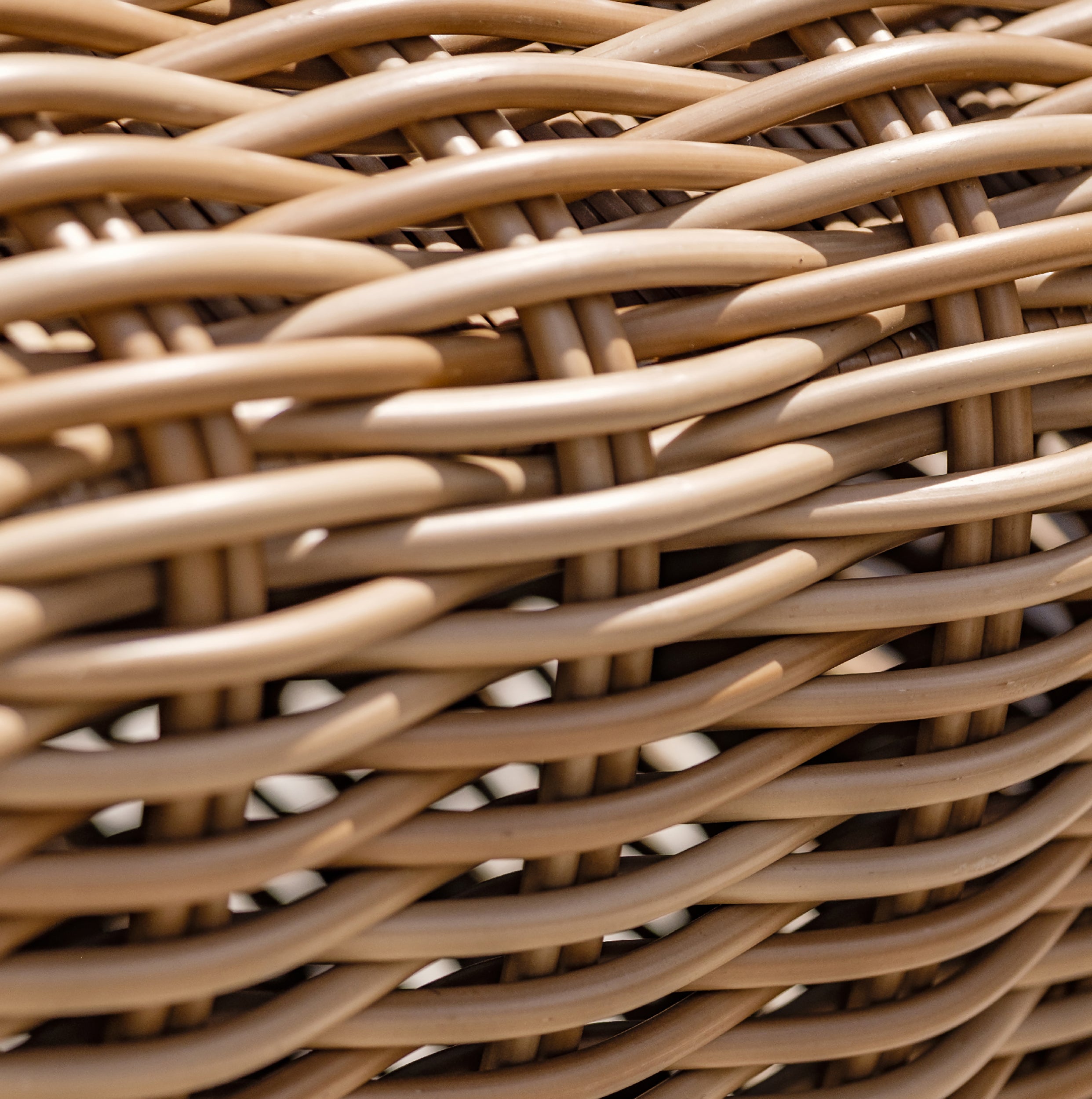 Table basse en résine tressée marron et plateau verre BORABORA - PARIS GARDEN - 4