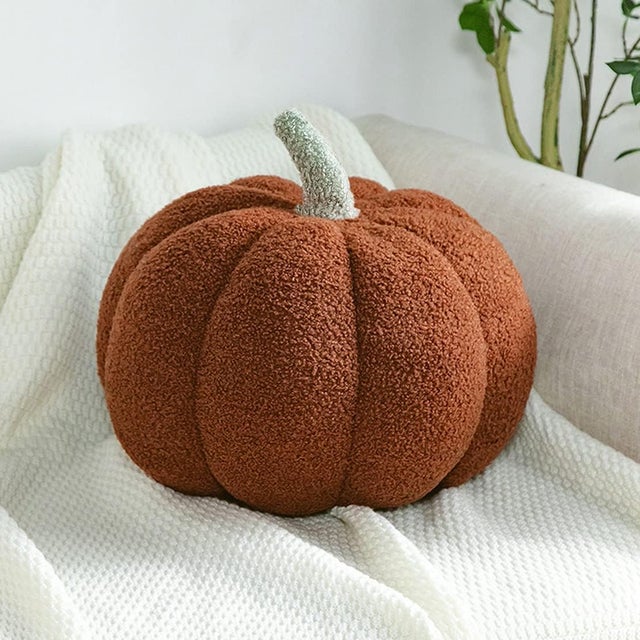 Coussin en peluche citrouille marron, mesurant 30 x 30 x 20 cm, un petit coussin en peluche, convient pour les canapés, décoration d'Halloween.