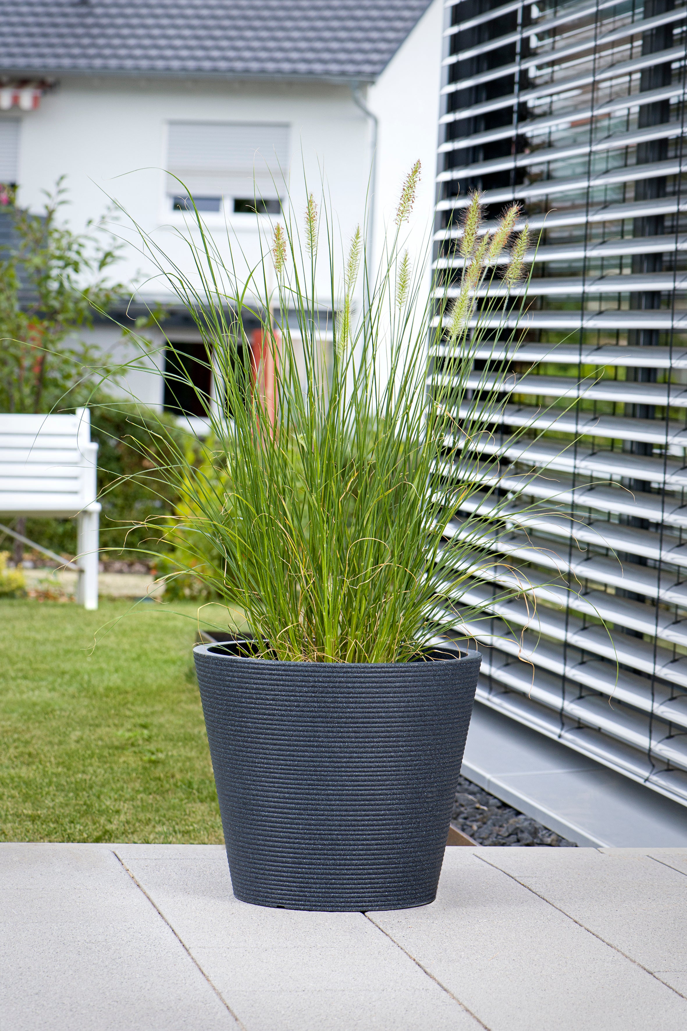 Scheurich Coneo 40, bac à plantes/pot à fleurs/jardinière, cylindrique, coloris: Granit noir, fabriqué avec du plastique recyclé, pour l’extérieur - 2
