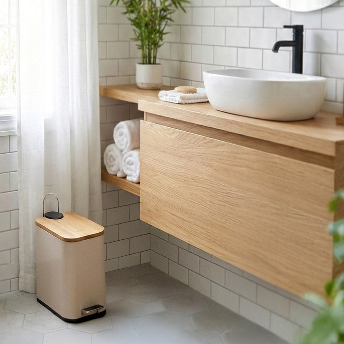 Papelera de pedal rectangular de 5 litros beige mate con tapa de bambú CasaSelección - 9