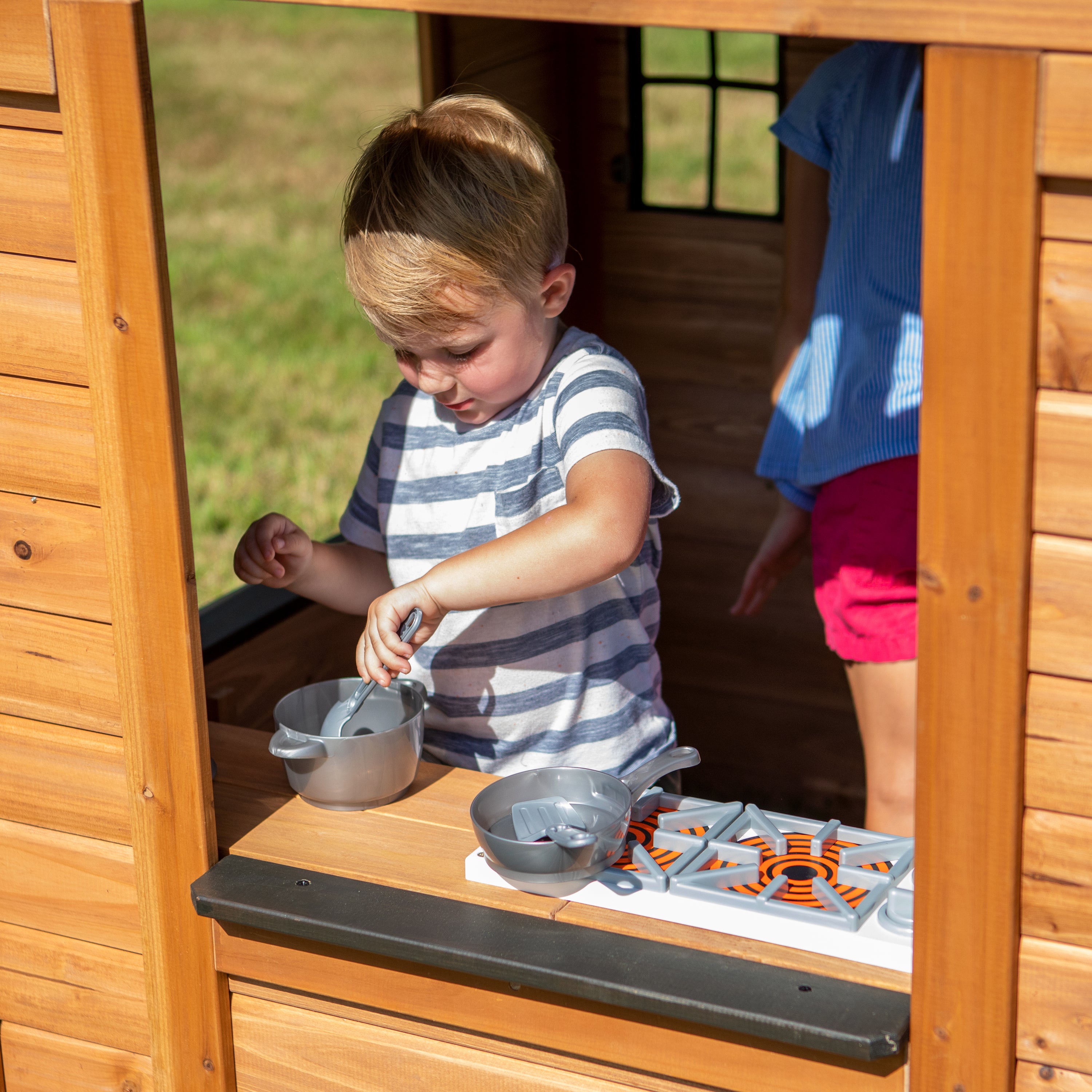 Maisonnette en bois / Cabane de jeu avec cuisine et accessoires Backyard Discovery Sweetwater - 7