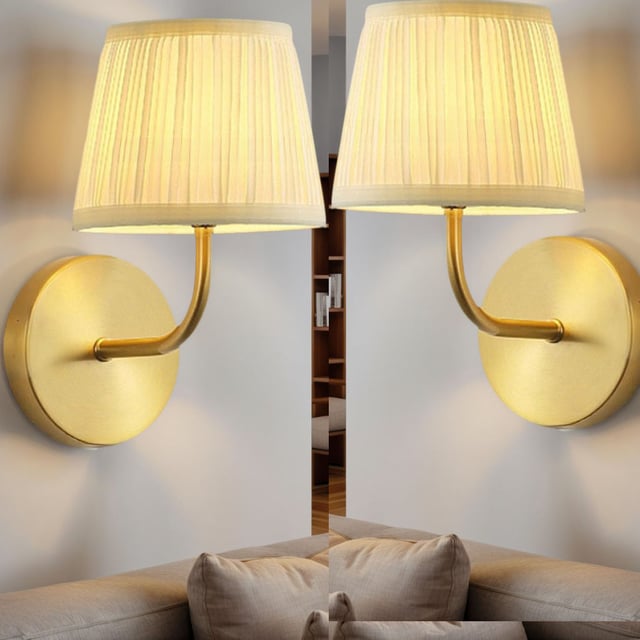 Zestaw 2 kinkietów wewnętrznych, lampki ścienne do sypialni z plisowanym abażurem, 220 V i gwintem E27, lampka ścienna do toaletki - złoty
