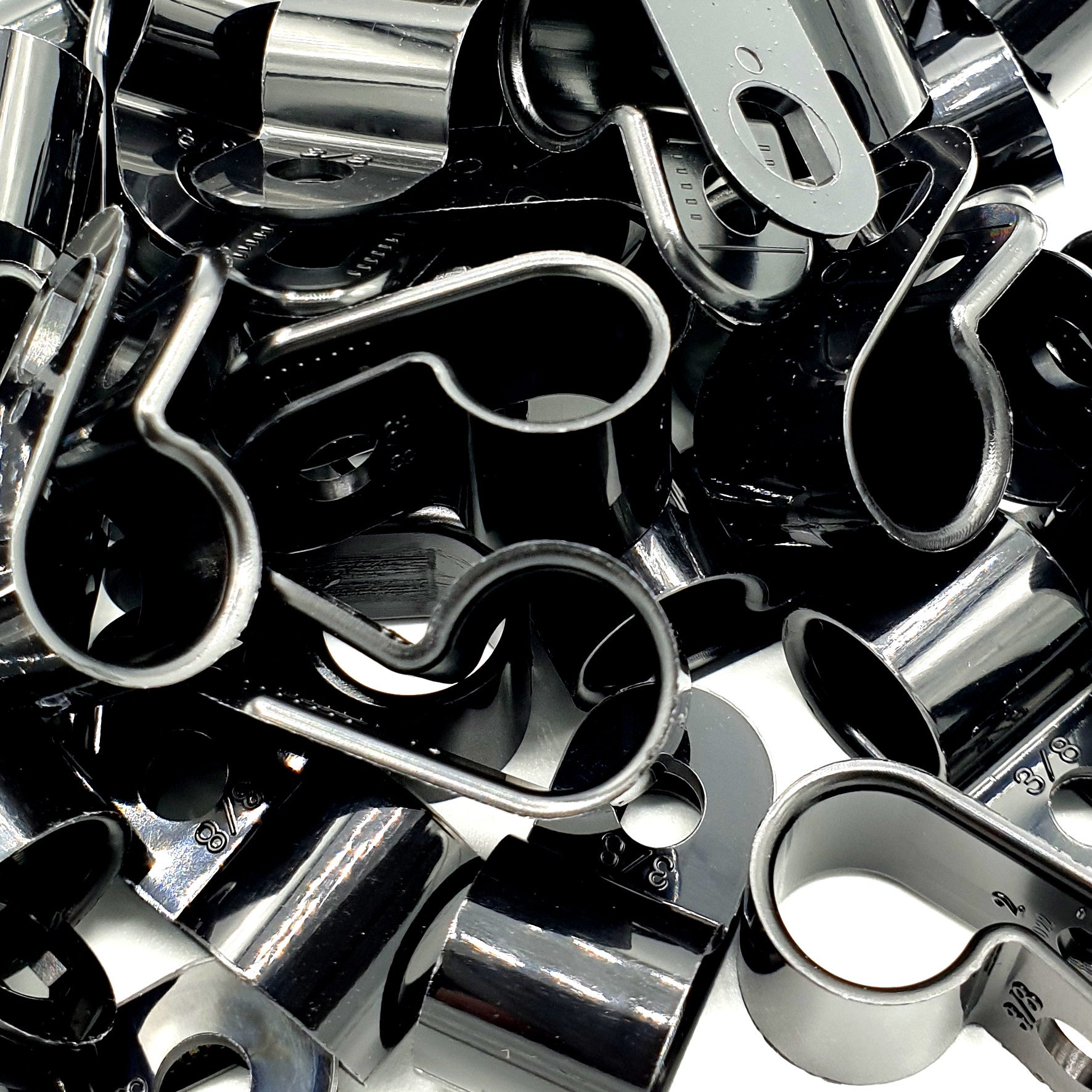 Tower – Lot De 100 Clips De Câble Noirs, Diamètre 15-18 Mm, Plastique, Réf 77CB15PAC