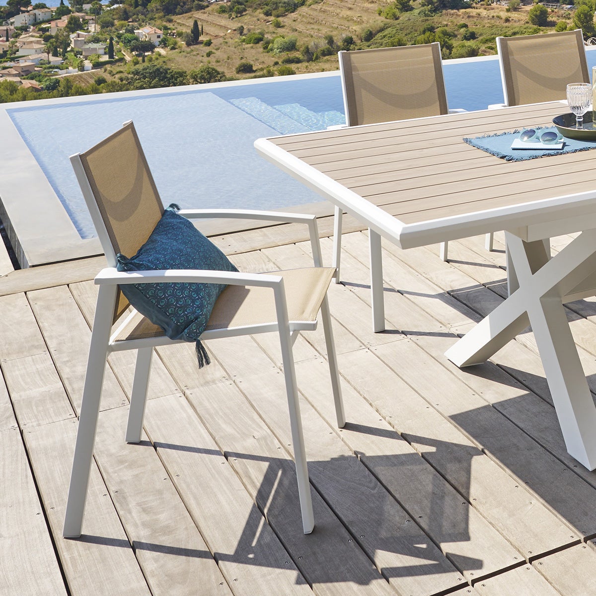 Hespéride - Silla de jardín apilable Piazza, Verde Oliva y Grafito, Resistente a la corrosión, fácil de Guardar, mobiliario de Exterior para terraza y balcón