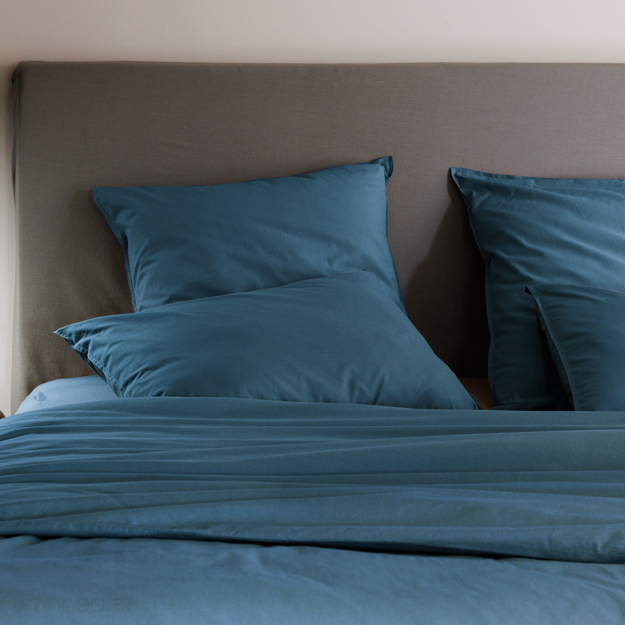 Drap housse PALACE pur coton lavé 160x200 cm bonnet 35 cm uni bleu marine - 2