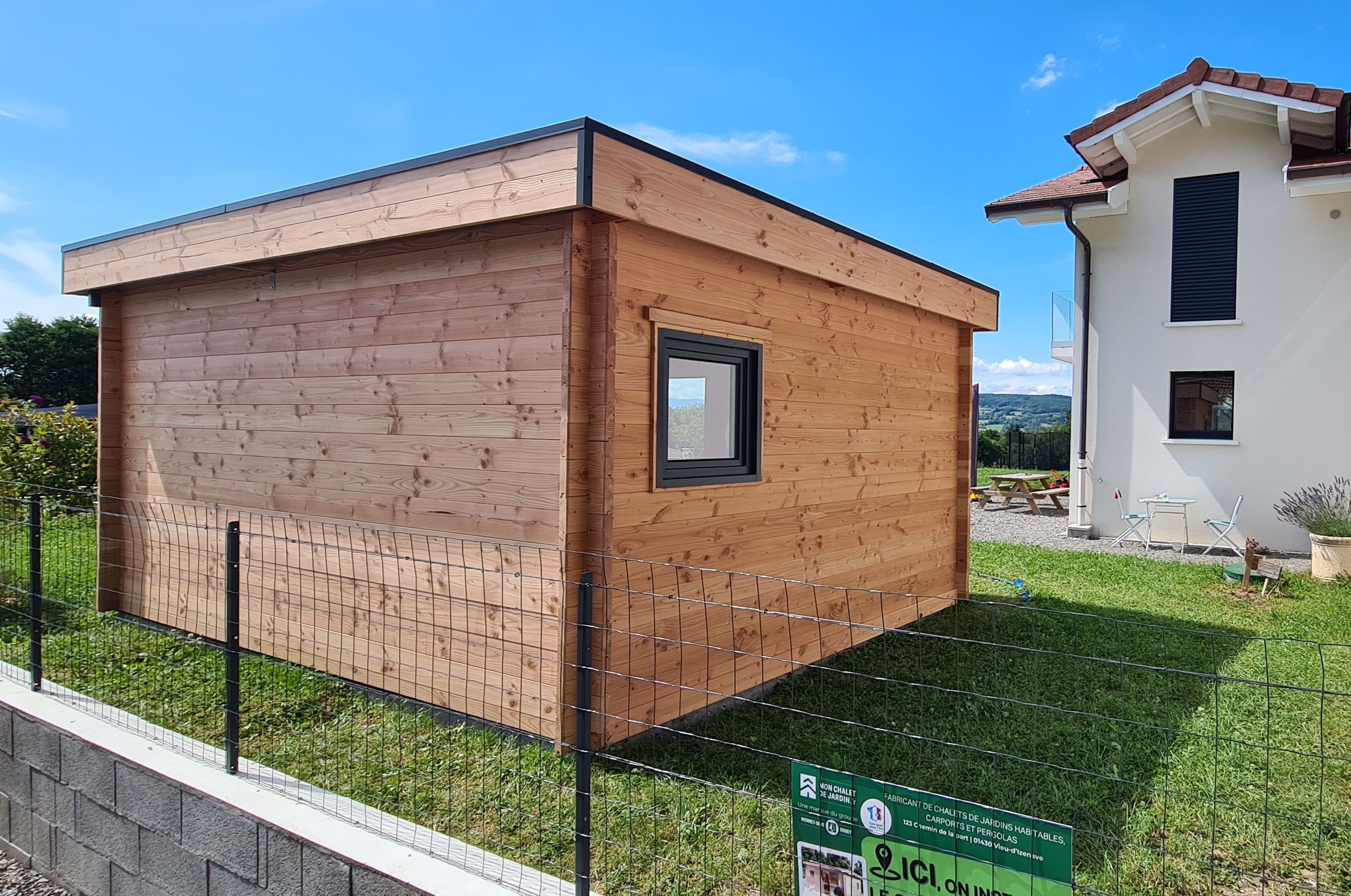 Studio de jardin NANTUA 20m² - Bois Douglas épaisseur 55mm - Baie vitrée Alu & Fenêtres PVC GROSFILLEX - Toiture Bacacier avec voliges - 11