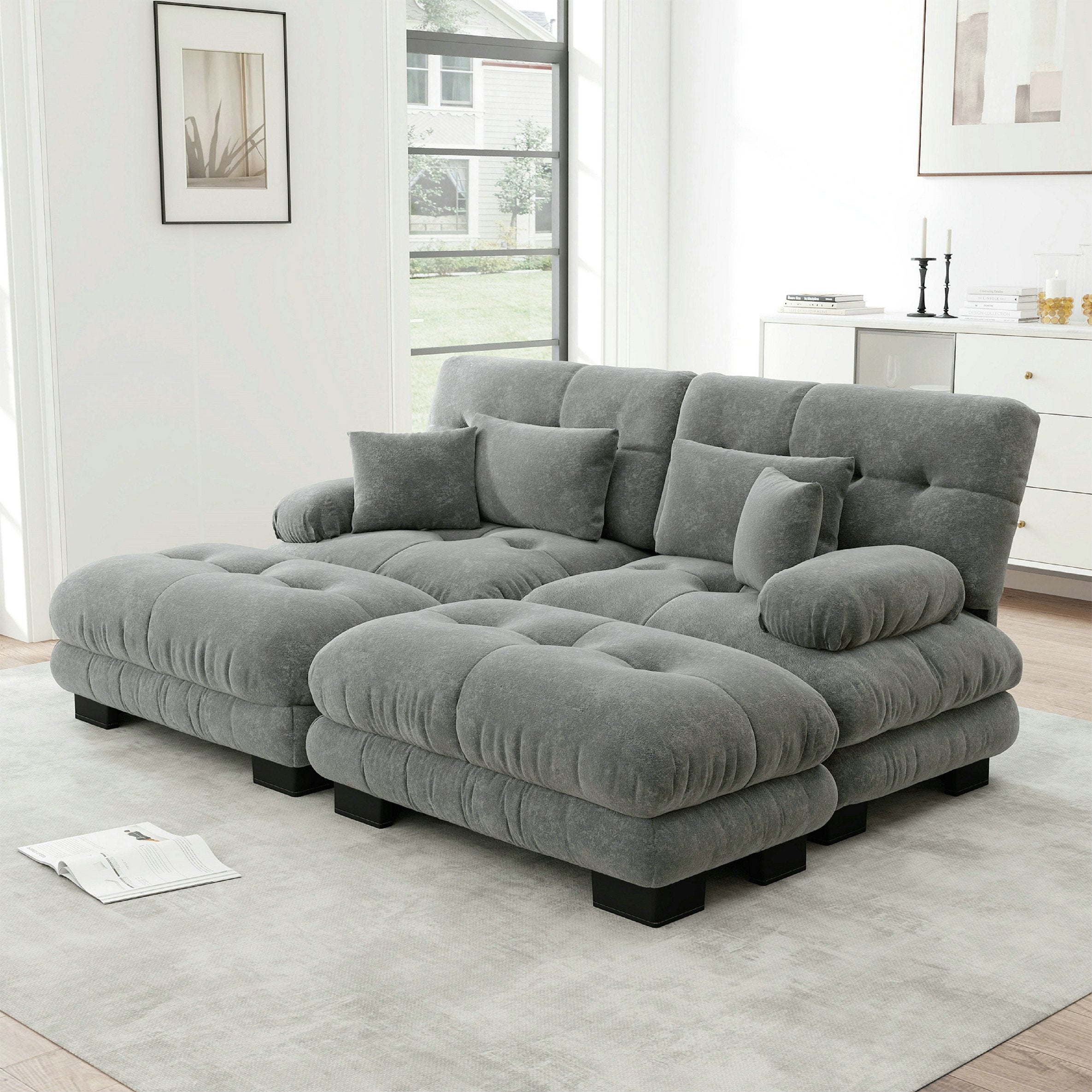 Canapé d\'angle deux places, avec 2 coussins lombaires et 2 coussins décoratifs, avec larges accoudoirs et 2 poufs – chenille – gris - 3