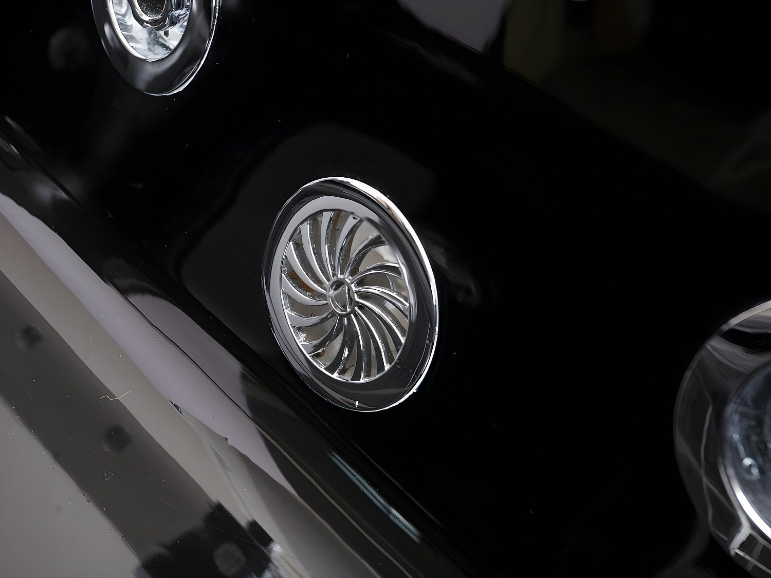 Baignoire balnéo vitrée semi-îlot à leds DYONA - 1 place - 260L - 170*85*58cm - Noir brillant - 5