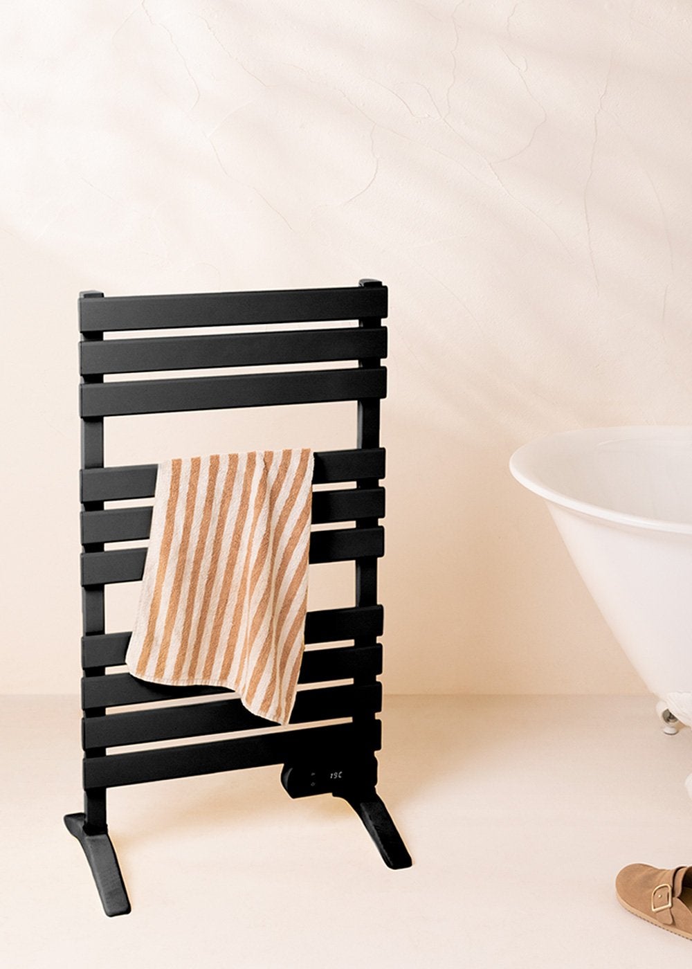 WARM TOWEL - Barra de toalha elétrica para piso ou parede 500W Com patas sam prateleira - 2