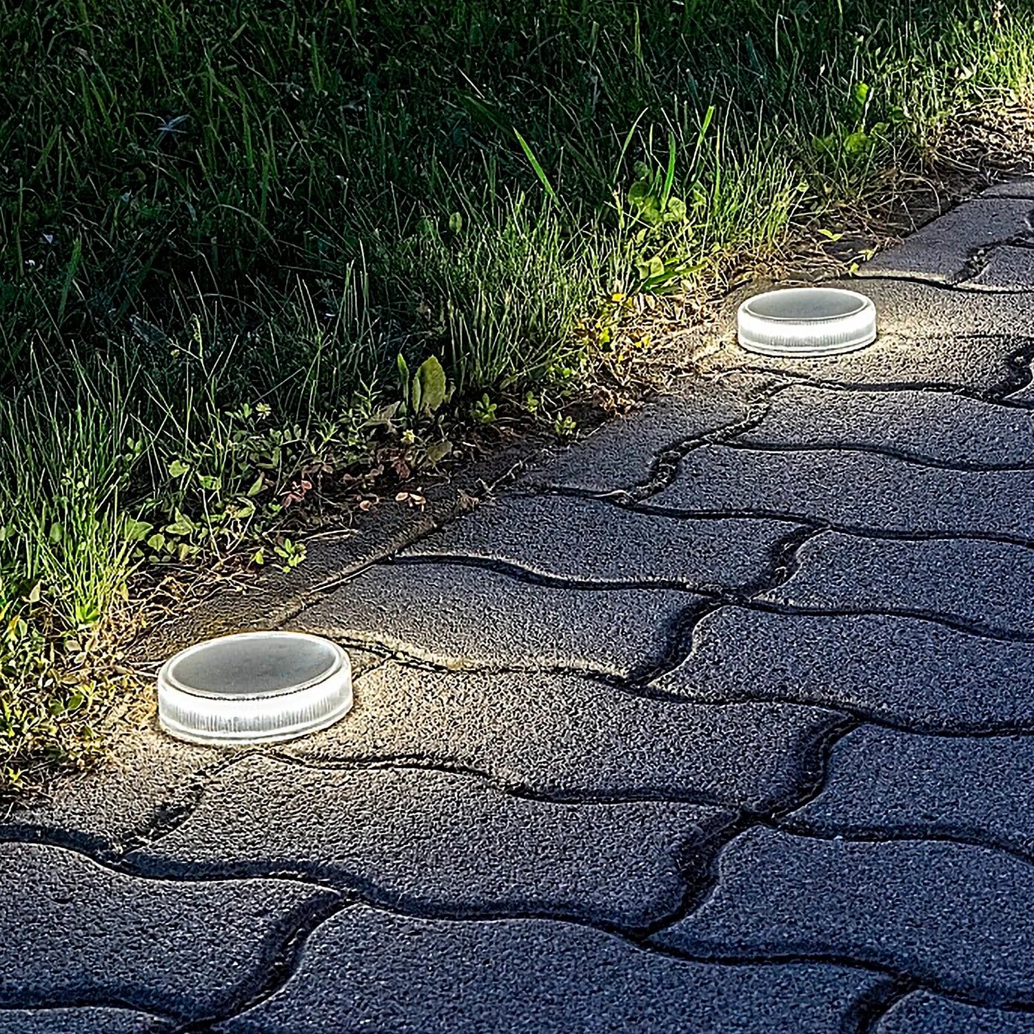 Lampa gruntowa wbijana solarna Trillo przezroczysto-czarna LED 0.3W 4000K 15lm wym: 2,2 x 8,5 x 8,5 cm tworzywo sztuczne Rabalux