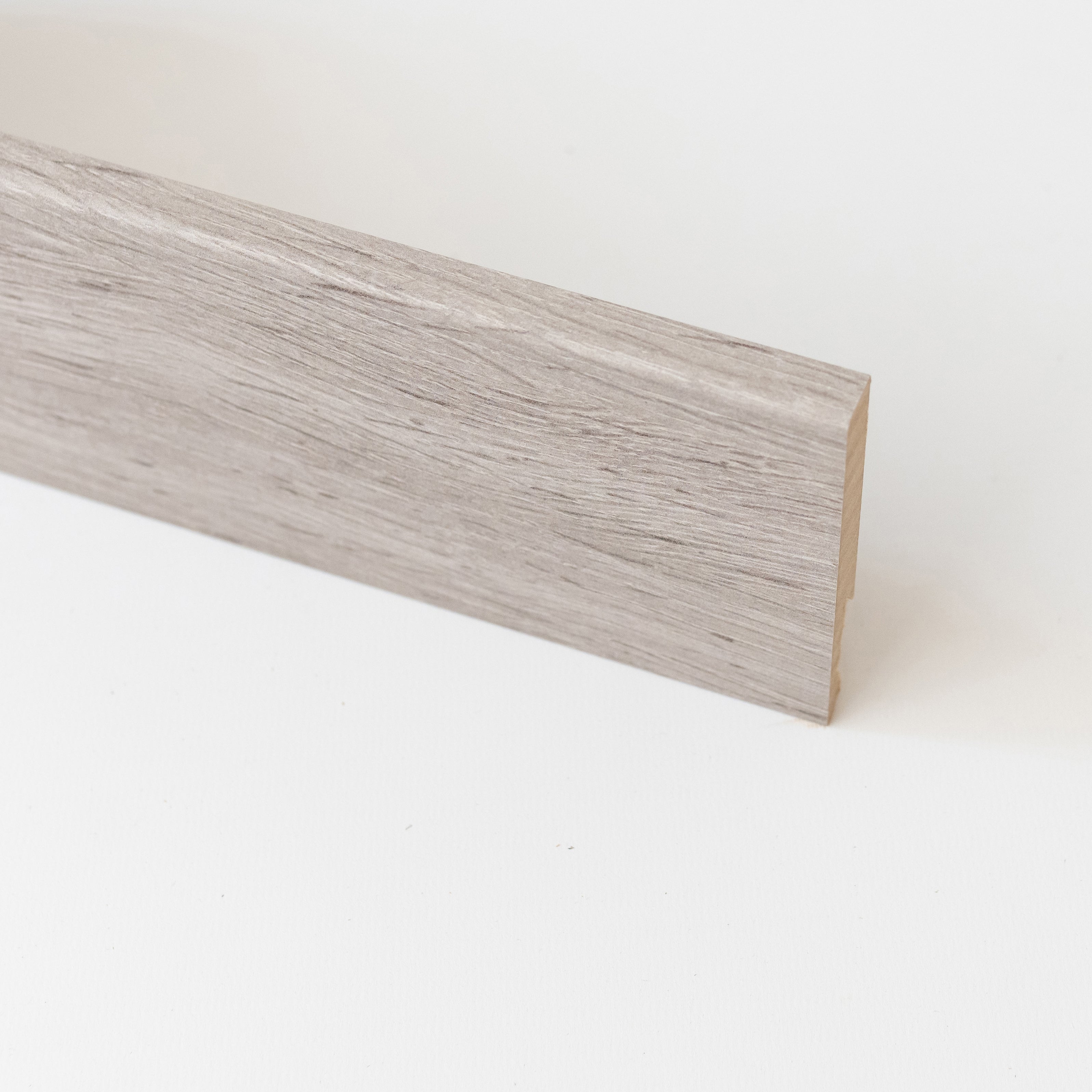 Battiscopa in mdf rovere grigio mm.11/14x80x2400 | Leroy Merlin