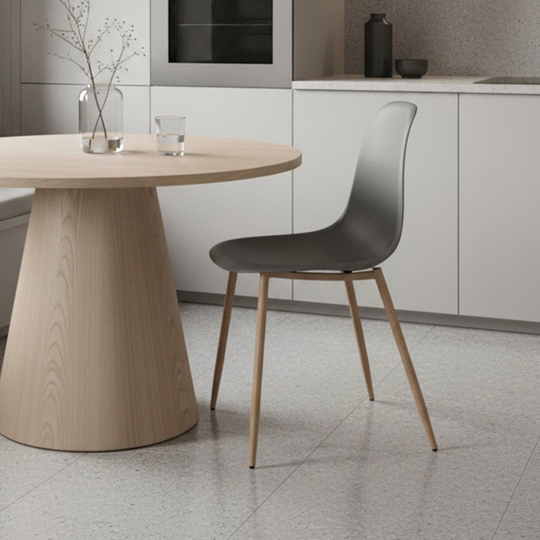 Cadeira em polipropileno cinzento com perna natural Nina - 2