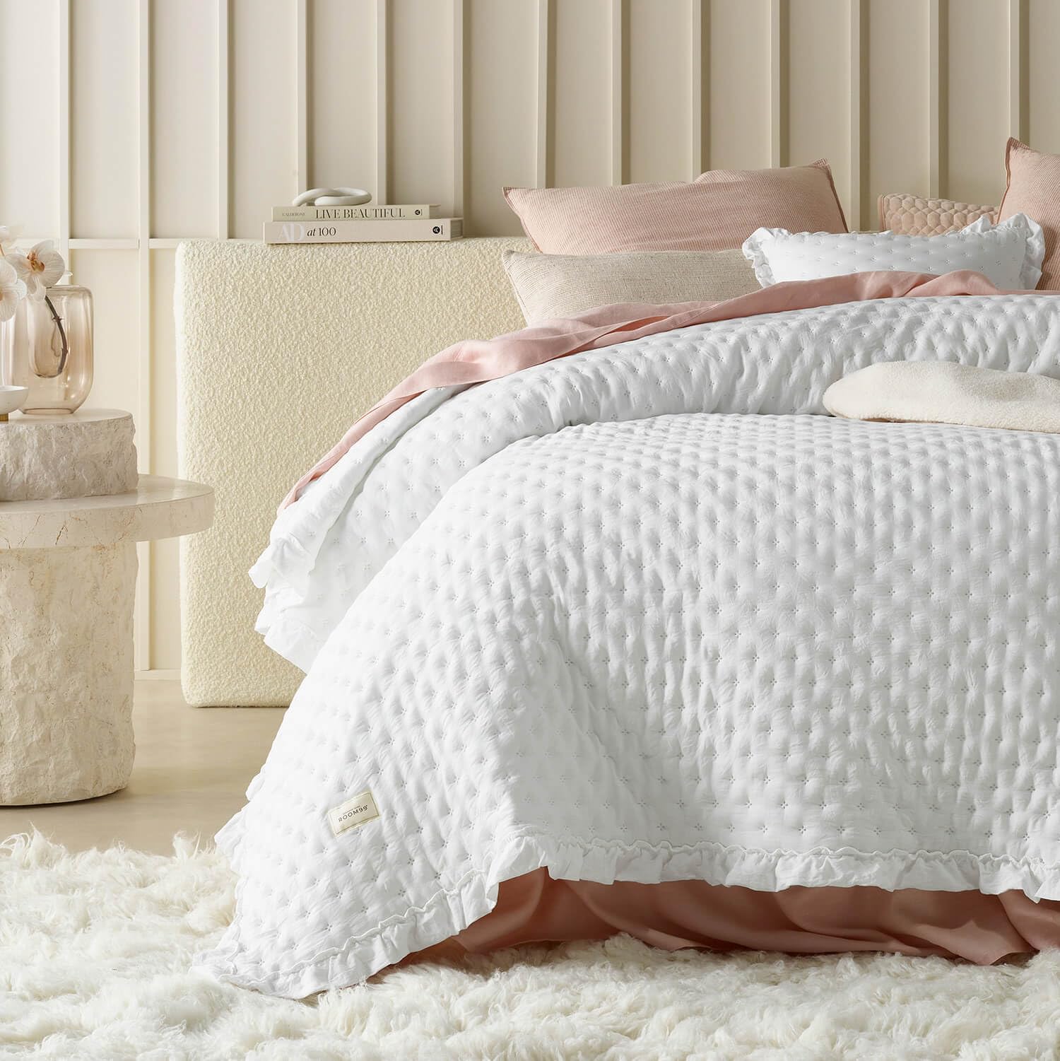 Room99 molly elegante copriletto bianco 200 x 220 cm coperta versatile come copriletto o copridivano, coperta per letto e divano, trapunta stile ideal
