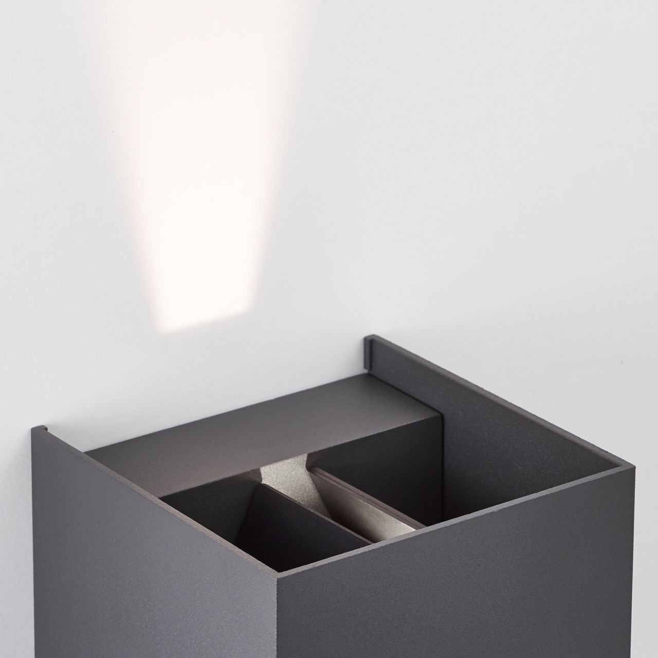 Lampa BRILLIANT, zawieszenie Arica 20x20cm czarny / kolor drewna, 1x A60, E27, 60W, kabel można skrócić / regulowana wysokość - 4