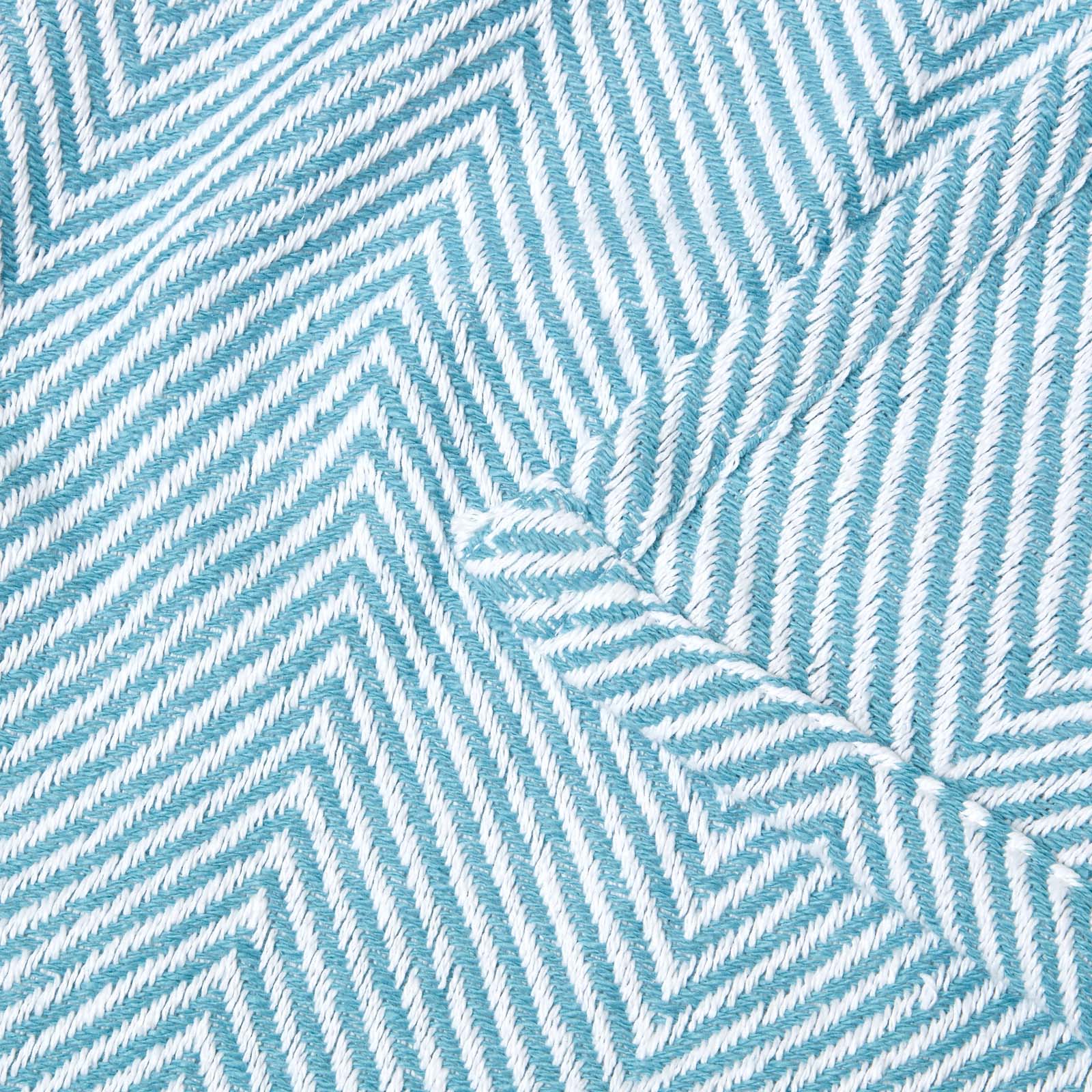 Homescapes Plaid ou jeté de canapé Halden turquoise à motif chevrons en coton, 150 x 200 cm - 4