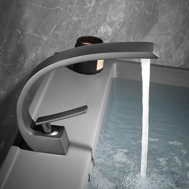 Mosiężna bateria łazienkowa z perlatorem bąbelkowym, bateria umywalkowa z zakrzywioną wylewką, jednootworowa bateria jednouchwytowa, niski łuk, szara