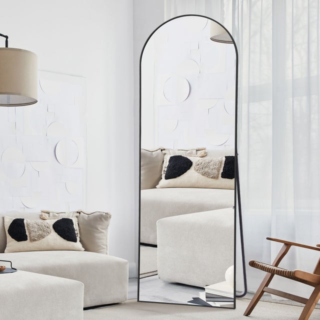 Specchio da terra curvo 147x44 cm, grande specchio da appoggio e parete, ideale per camera, soggiorno, corridoio, cornice nera.