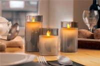 Set di 3 candele a LED in vera cera con fiamma 3D e timer 4/8h, diametro 7,5 cm, altezza 13,5 cm, 15,5 x 17,5 cm, funzionamento a batteria: 2 x C 1,5 W (escluse Set di 3 candele a LED in vera cera con fiamma 3D e timer 4/8h, diametro 7,5 cm, altezza 13,5 cm, 15,5 x 17,5 cm, funzionamento a batteria: 2 x C 1,5 W (escluse