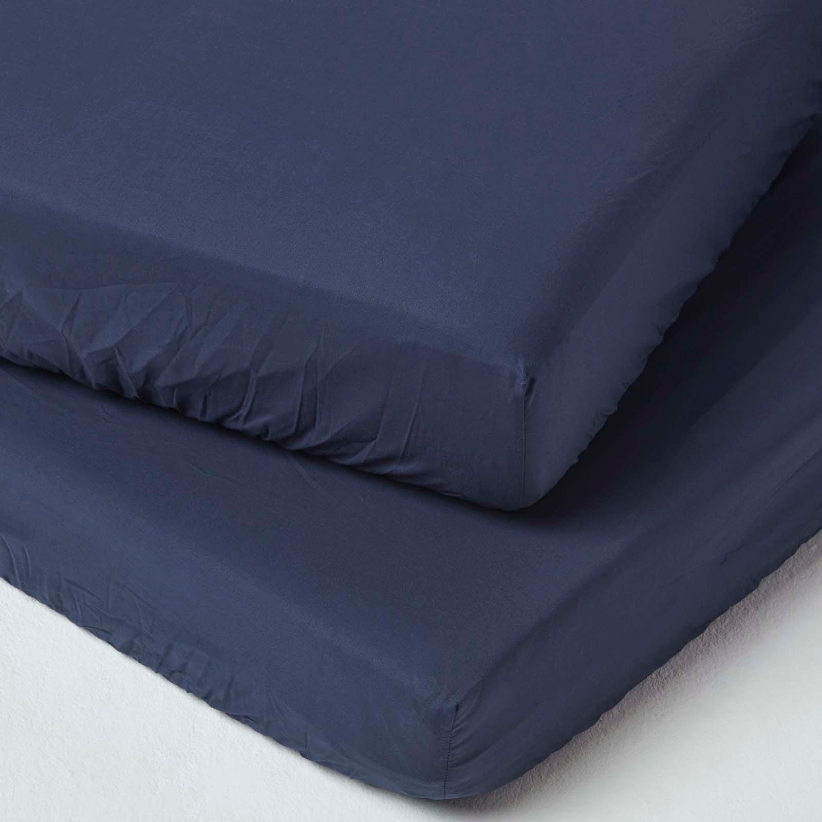 Homescapes Set di 2 lenzuola matrimoniali in cotone egiziano 200 fili blu navy, 70 x 140 cm | Leroy Merlin Homescapes Set di 2 lenzuola matrimoniali in cotone egiziano 200 fili blu navy, 70 x 140 cm | Leroy Merlin