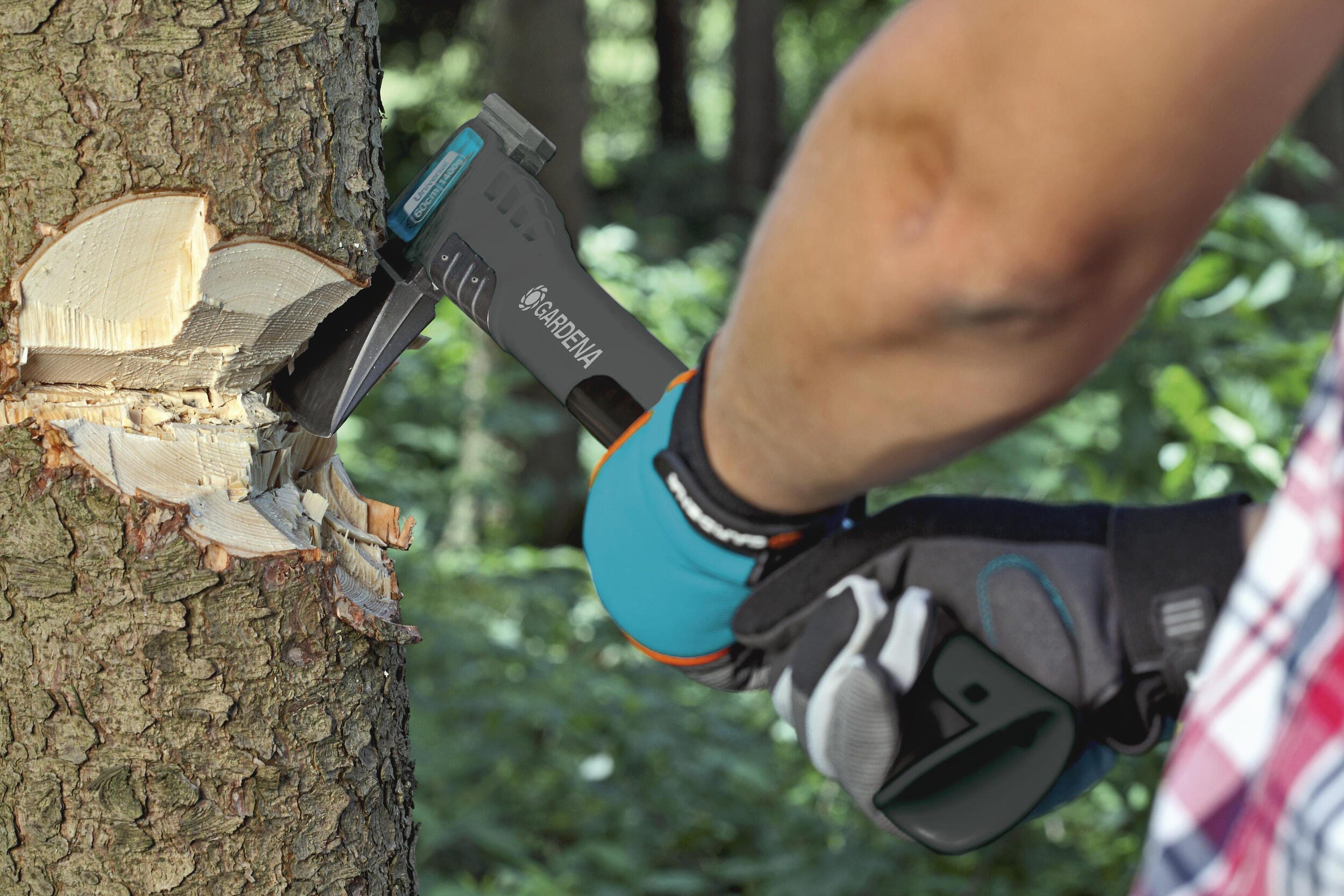 Gardena Ascia Universale 1400 A: Ascia Versatile per Diversi Lavori con Il Legno, Rivestimento Antiscivolo, Placca di Protezione, Funzione Martello, 6 - 4