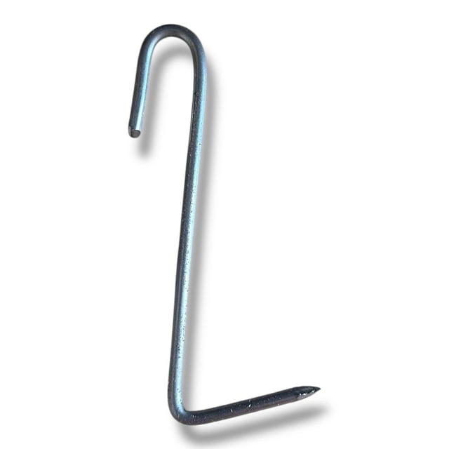 Une boîte avec 963 crochets en acier inoxydable pour tuiles en ardoise 16x70 mm