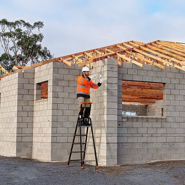 Escabeau pro 7 marches avec rampe - Hauteur max. de travail 3.59m - 2375817-MC - 4