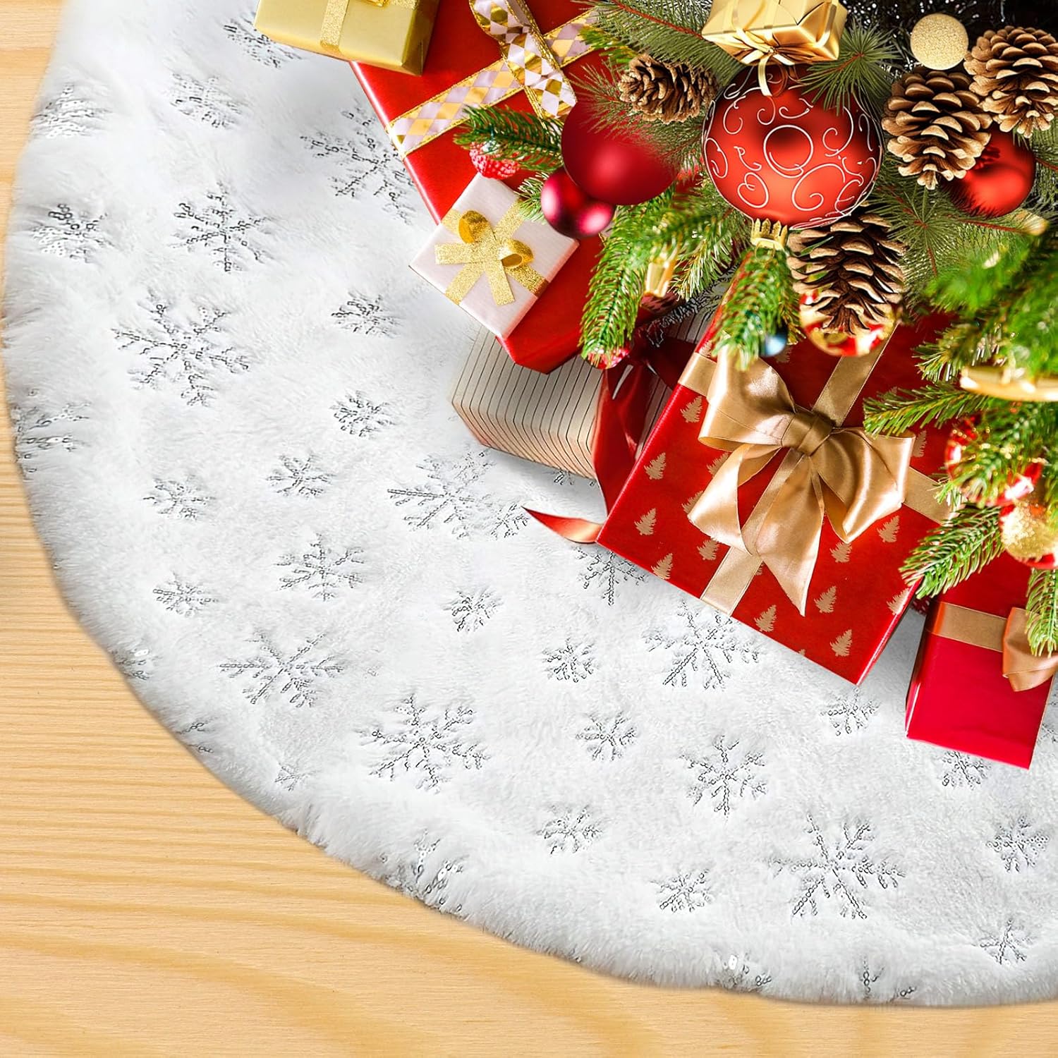 Jupe De Sapin De Noël Rouge 47″ – Motif Bonhomme De Neige Et Flocons – Ambiance Campagne, Douce Et Cosy