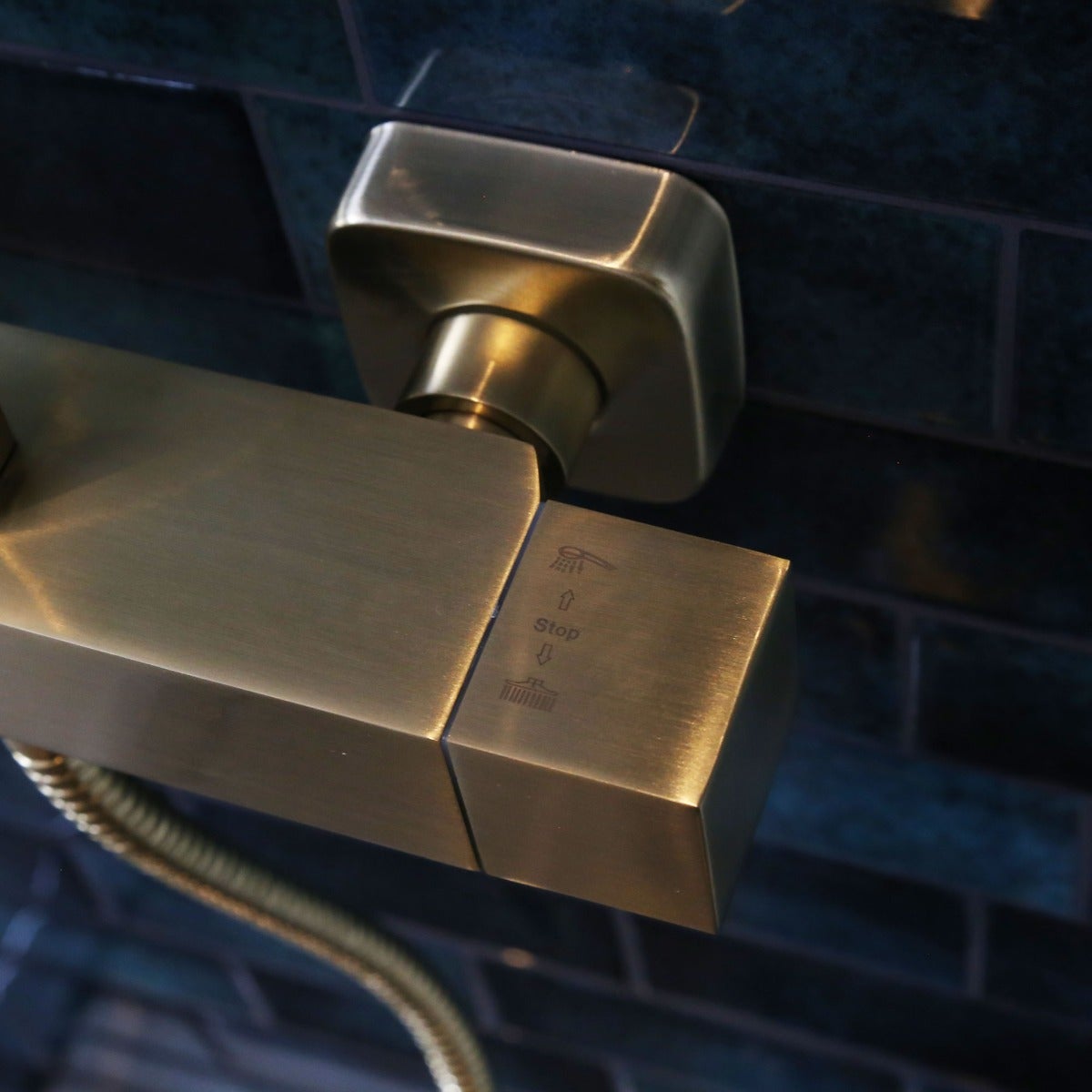 Square II colonne de douche carrée thermostatique or brossé - 5