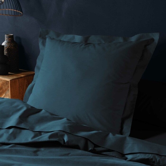 Taie d’oreiller 63 x 63 cm coton 57 fils Lina Bleu – Volant plat avec point bourdon - 4