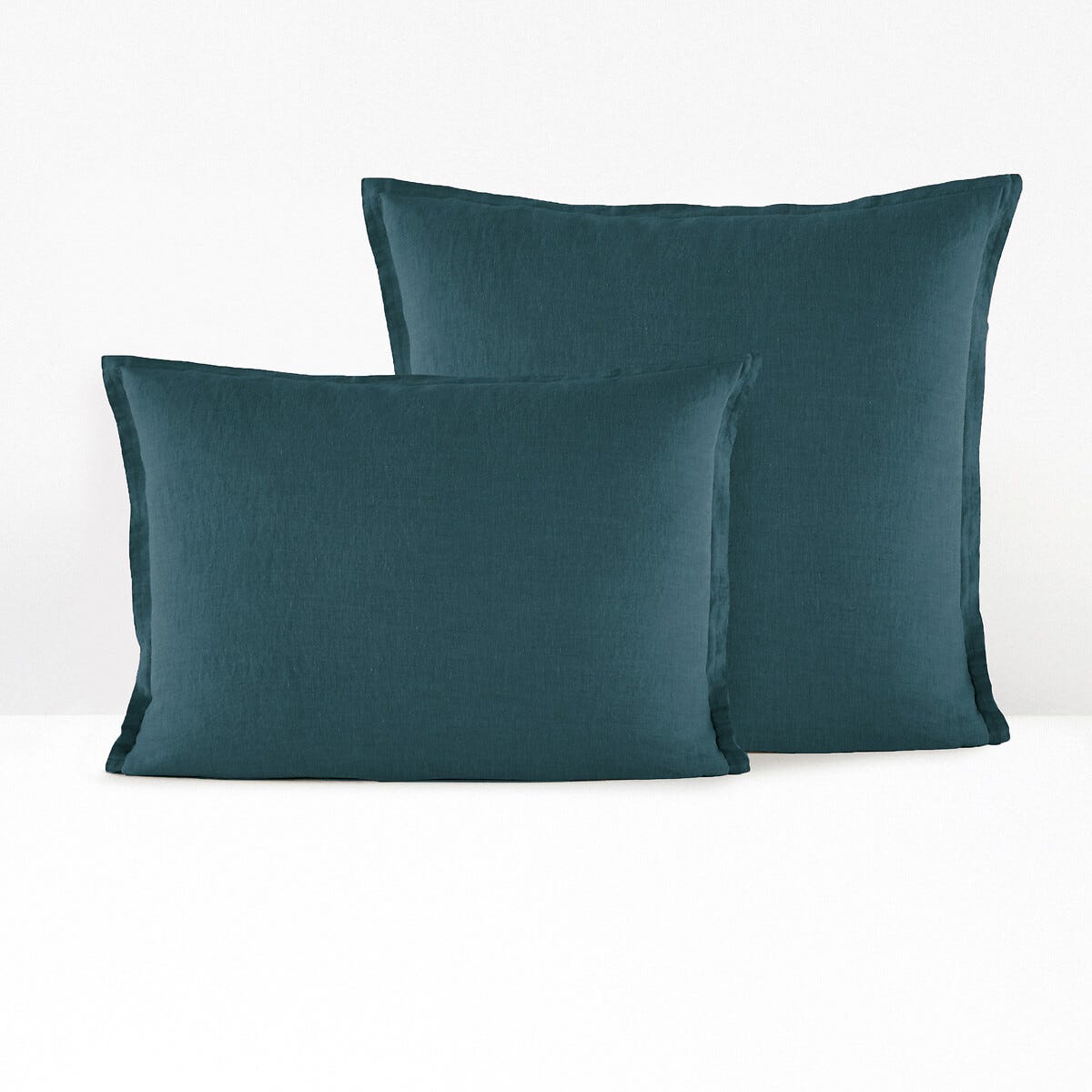 Taie d'oreiller enfant en lin lavé Linot - Bleu adriatique - 63 x 63 cm Taie d'oreiller enfant en lin lavé Linot - Bleu adriatique - 63 x 63 cm