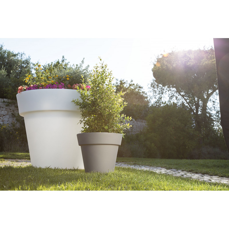 Vase moderne XXL au design élégant, Ø110 H95, en polymère violet résistant, pour l'intérieur et l'extérieur - Fabriqué en Italie - Monacis - 2