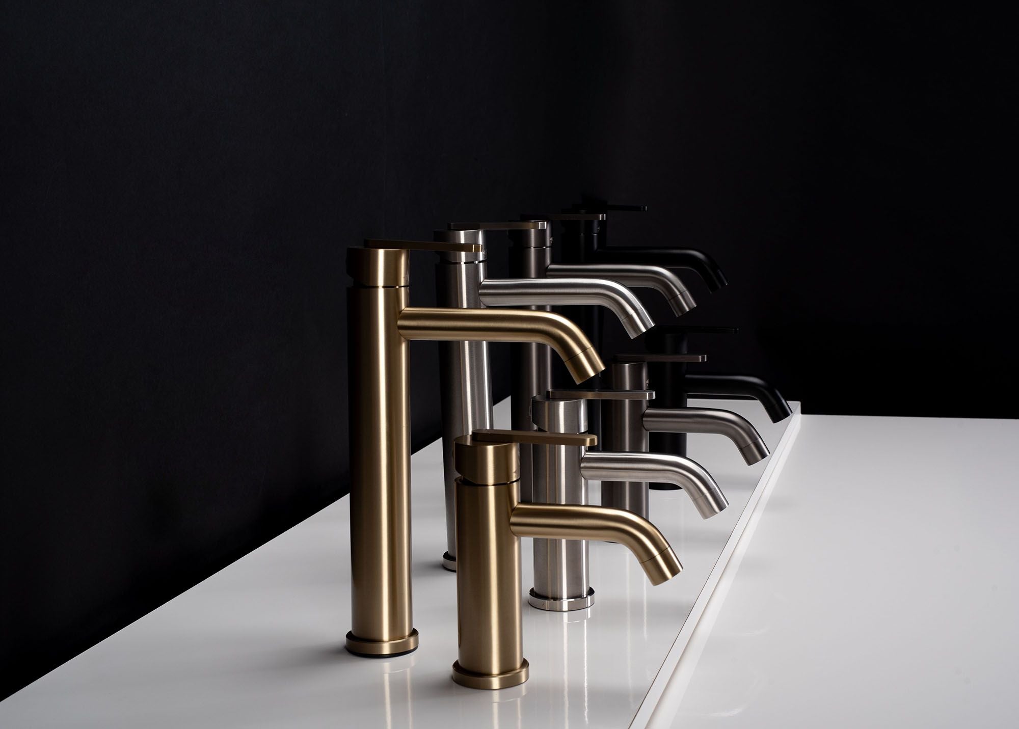 Bateria umywalkowa Rea Ontario Złota Szczotkowana Niska - 2