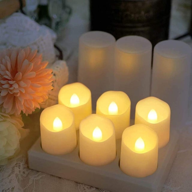 Velas LED recargables DreamGoods con llama móvil, juego de 6, con control remoto, con base de carga, llama parpadeante, recargables e inalámbricas