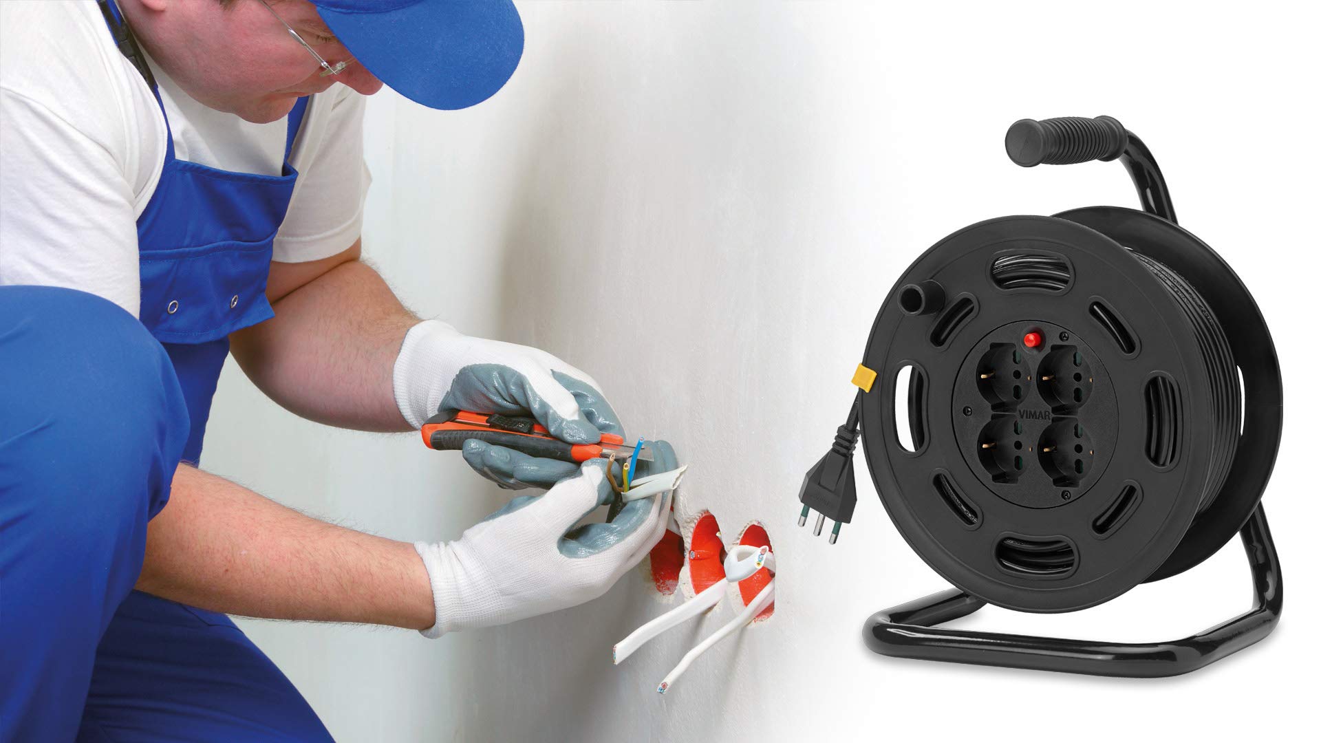 0P32731 Enrouleur de câble 16A 4 sorties universelles 30M - 2