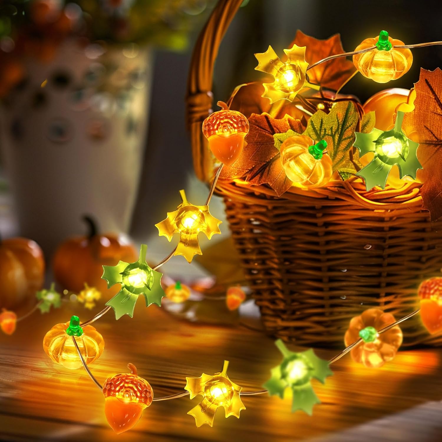 3-metrowy sznur świetlny w kształcie dyni i liścia klonu, 30 diod LED, zasilany bateriami, idealny do dekoracji imprezy Halloween.