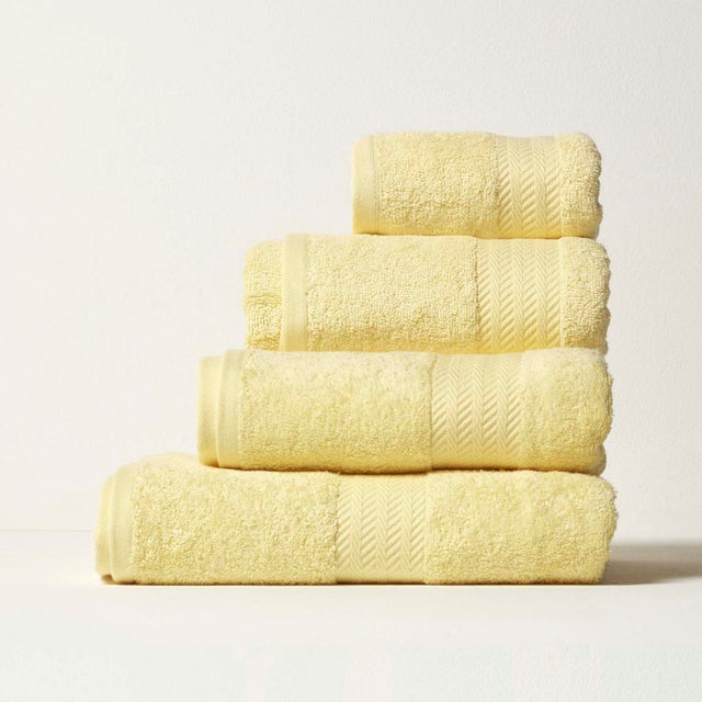 Homescapes Carré éponge 30 x 30 cm en coton égyptien 500 gm², Lot de 4, Jaune clair